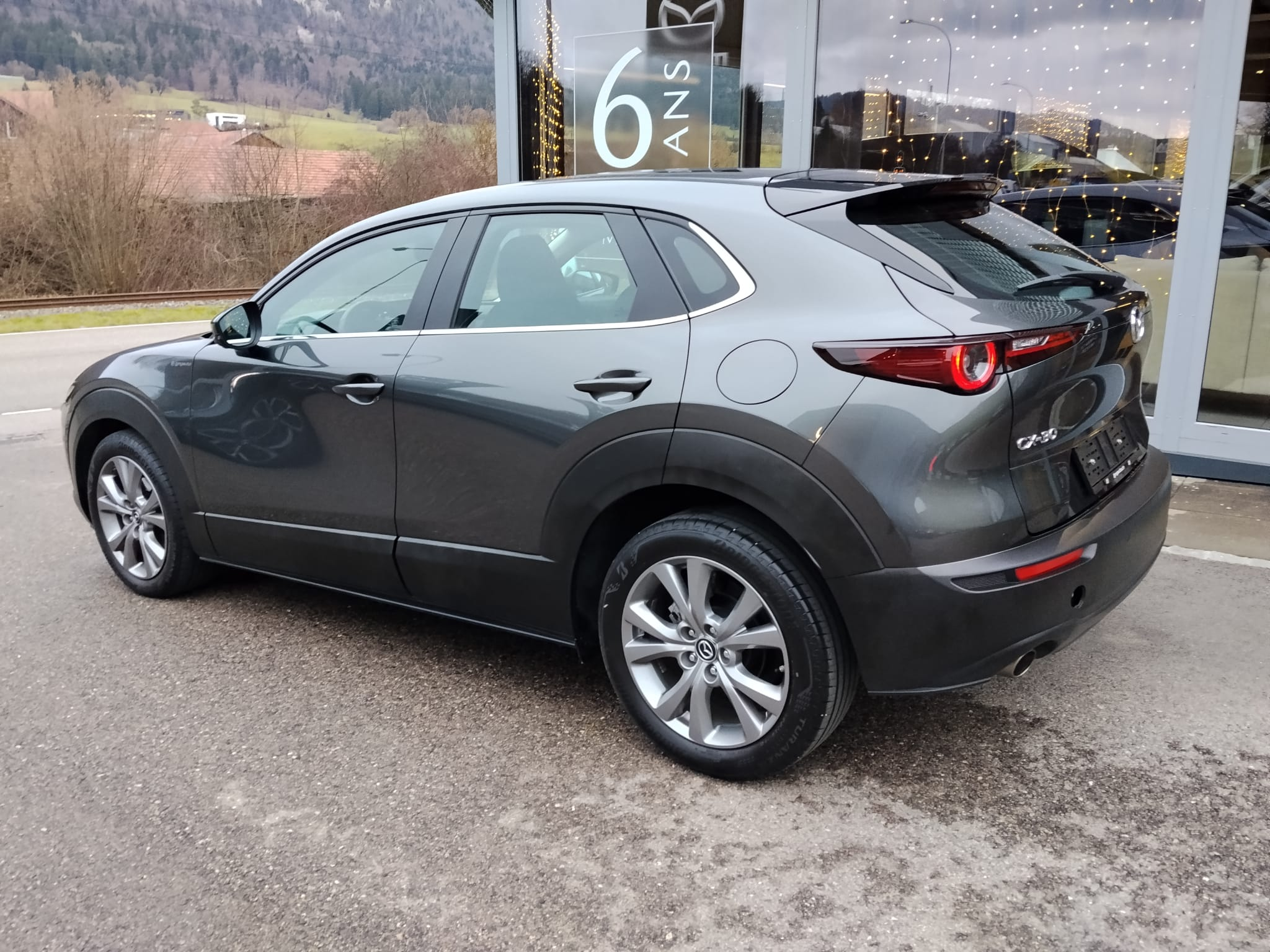 listing desktop thumbnail image 3