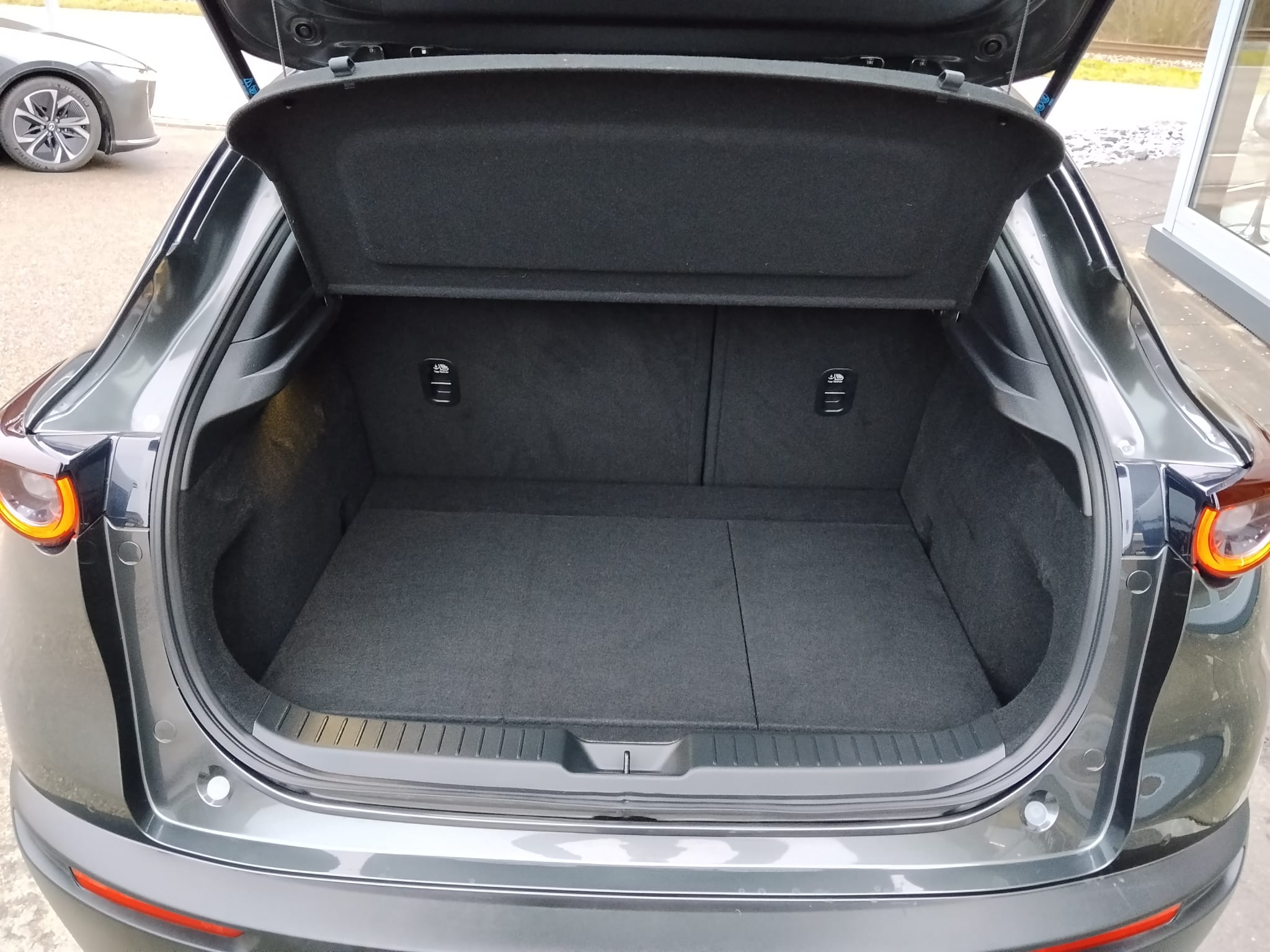 listing desktop thumbnail image 13