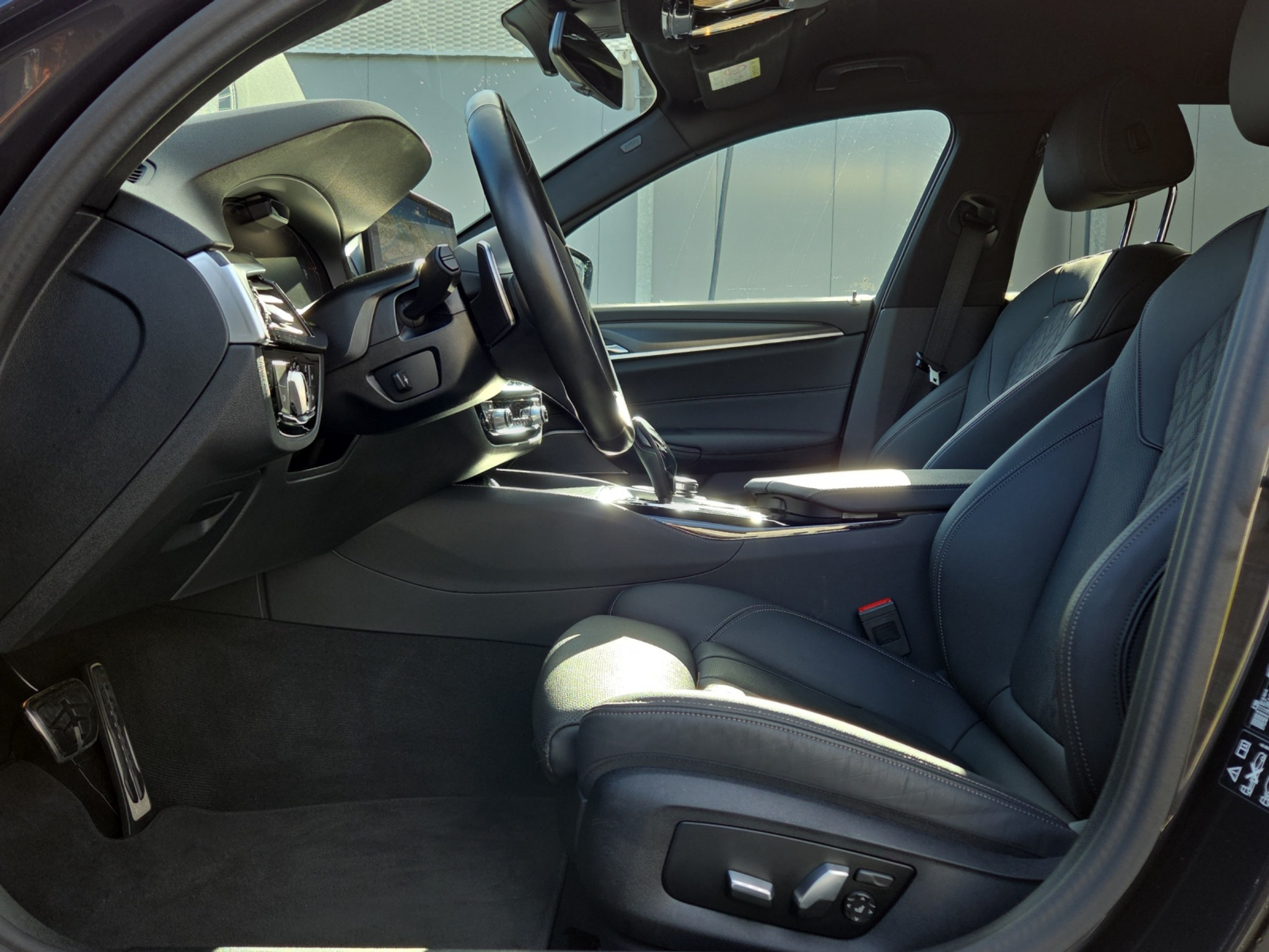 listing desktop thumbnail image 8