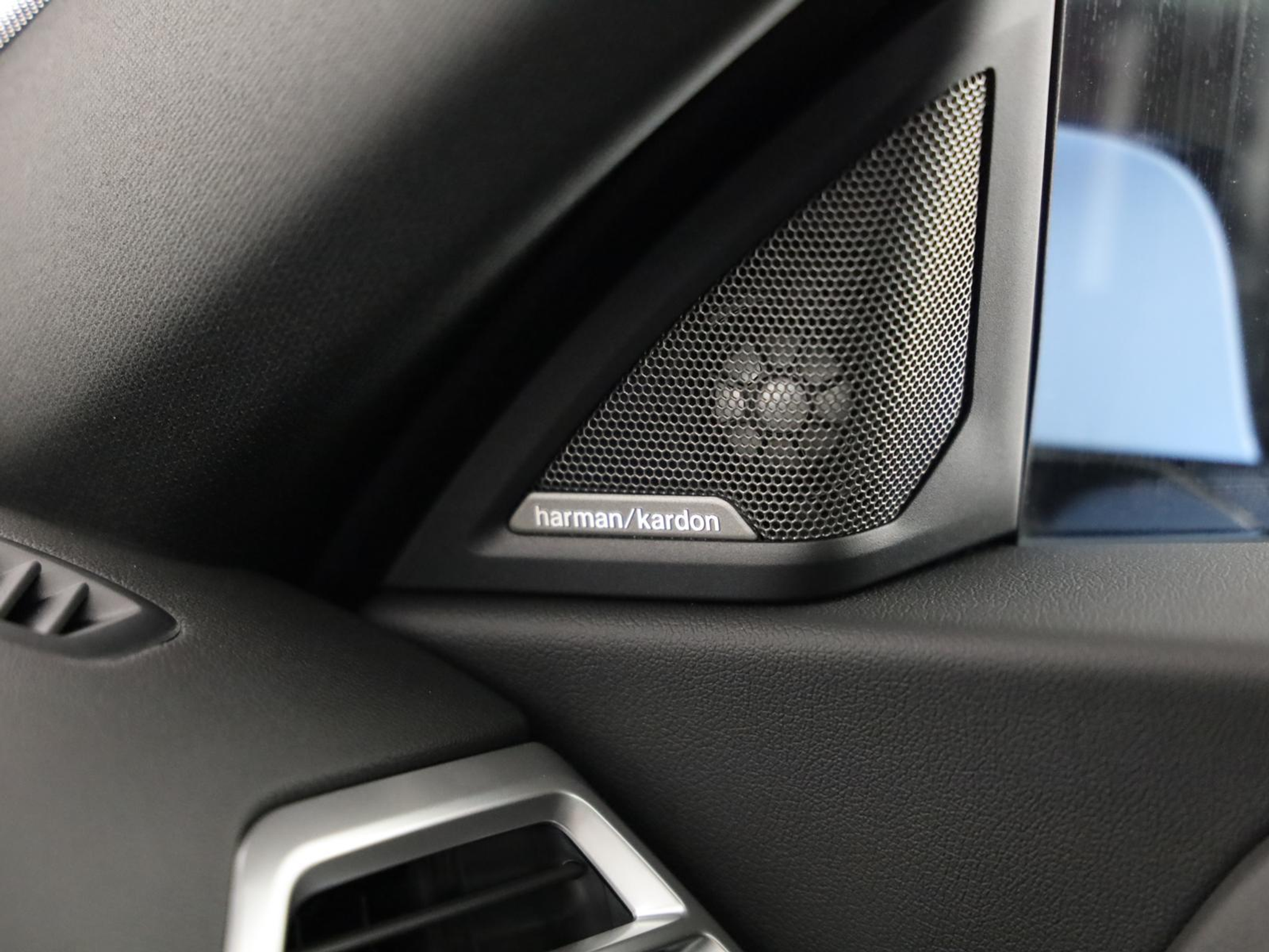 listing desktop thumbnail image 9