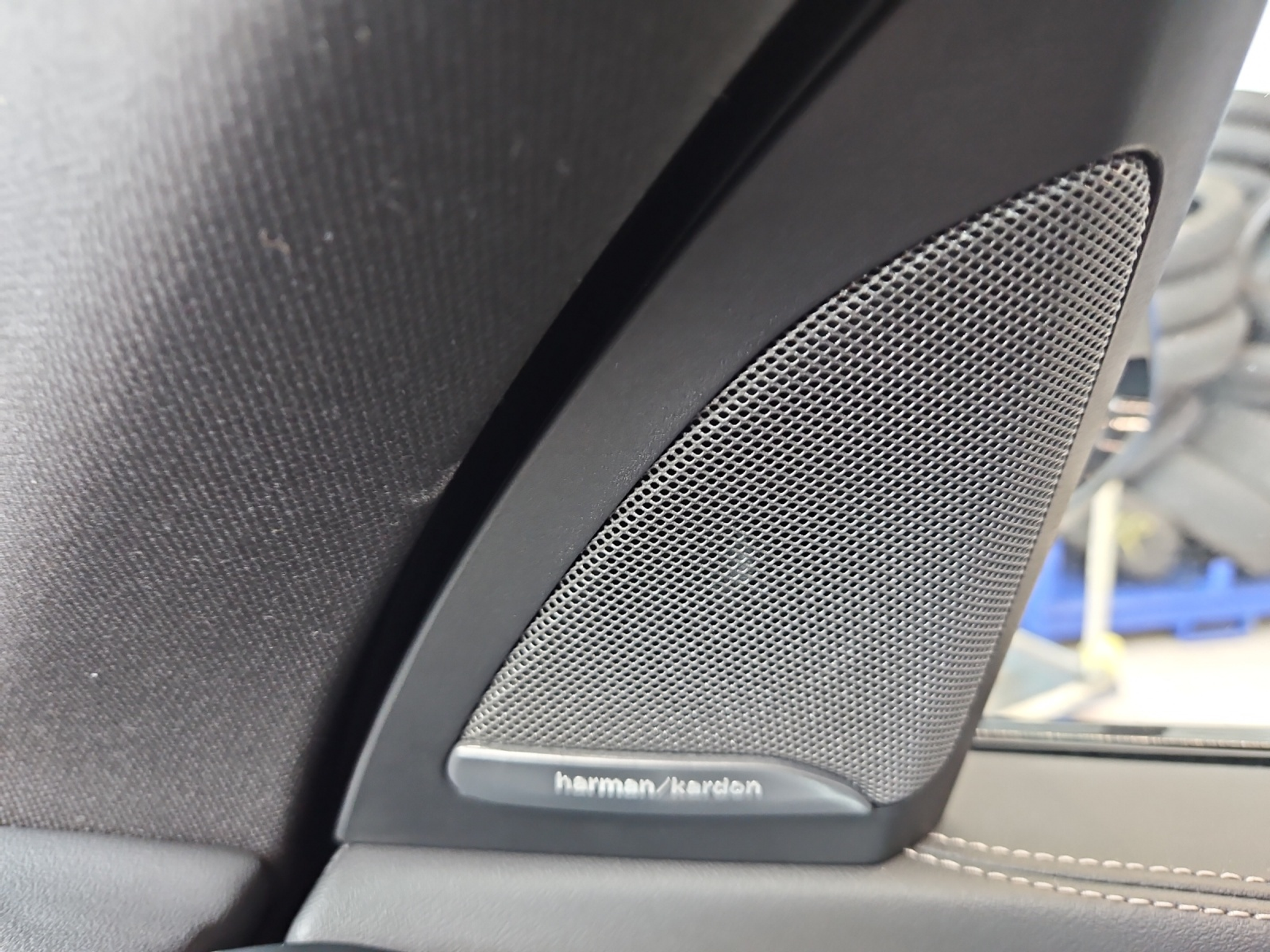 listing desktop thumbnail image 17