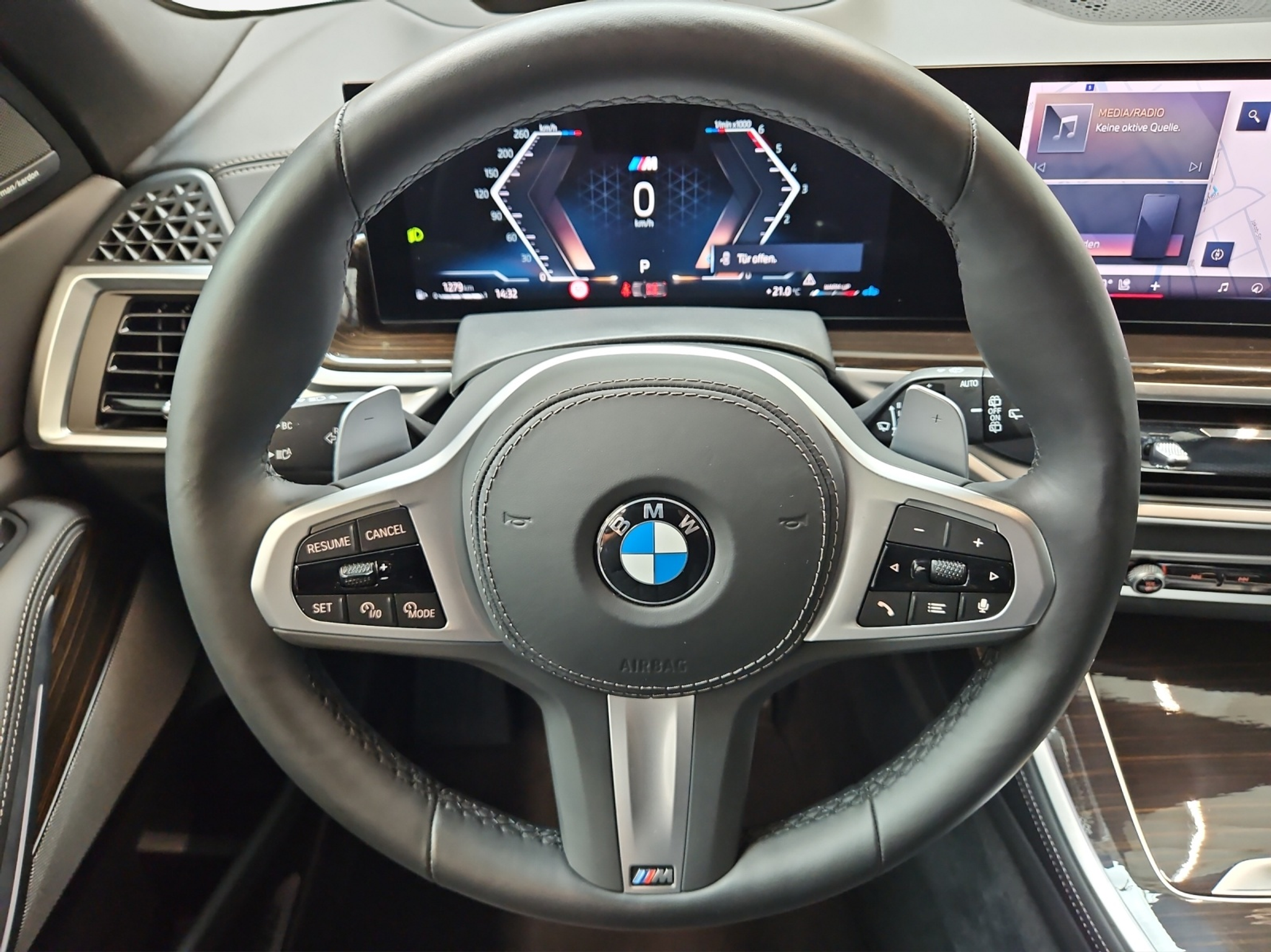 listing desktop thumbnail image 11