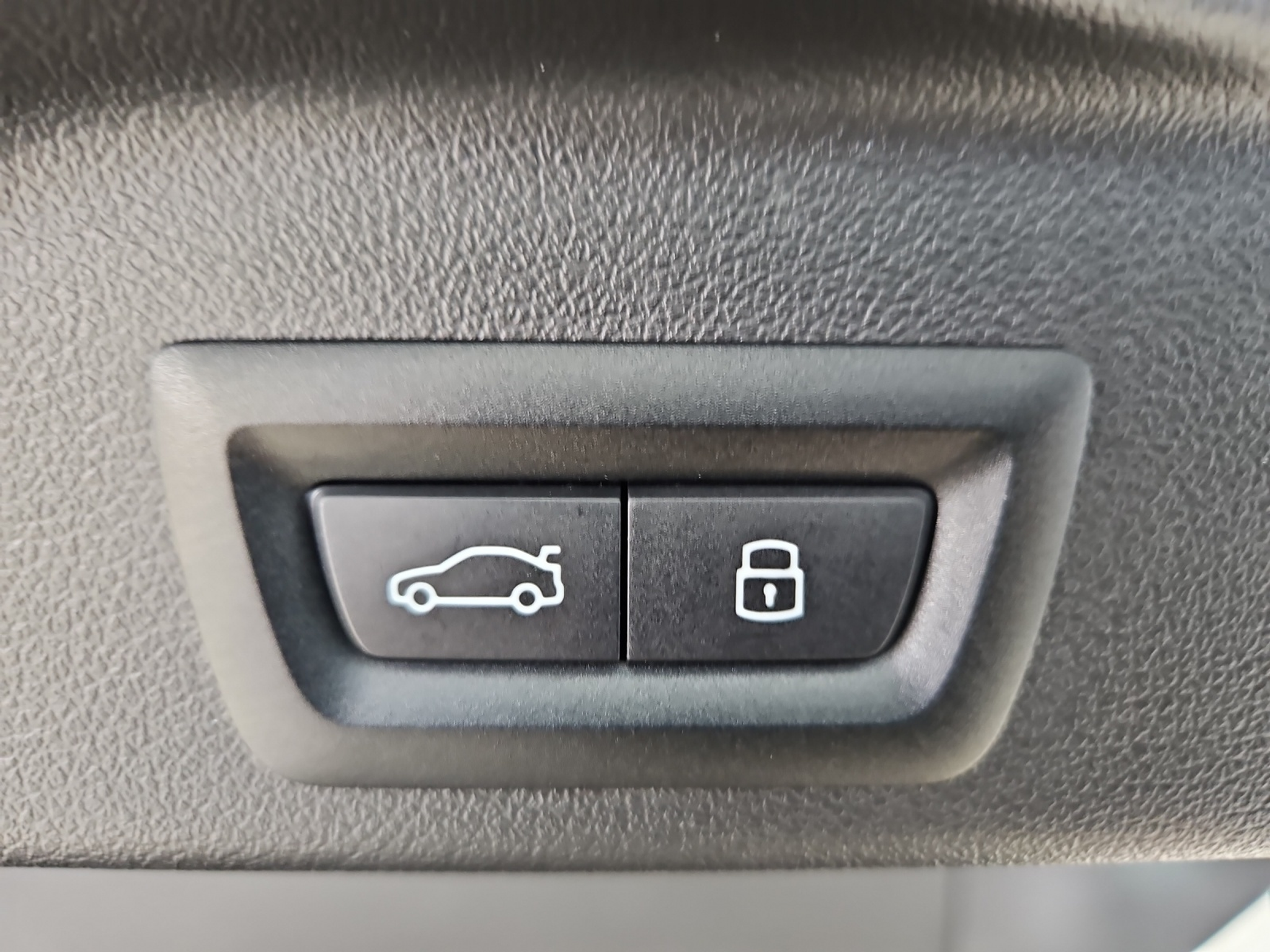 listing desktop thumbnail image 15