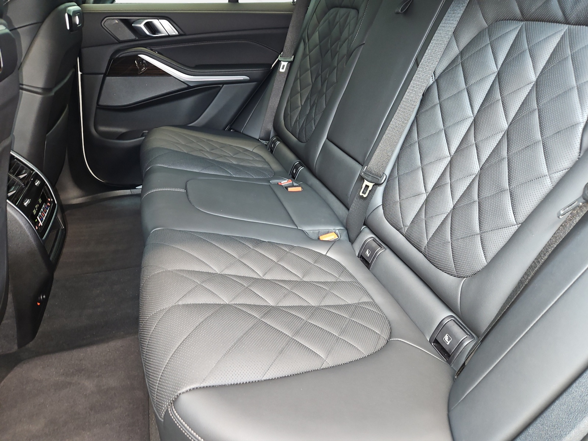 listing desktop thumbnail image 10