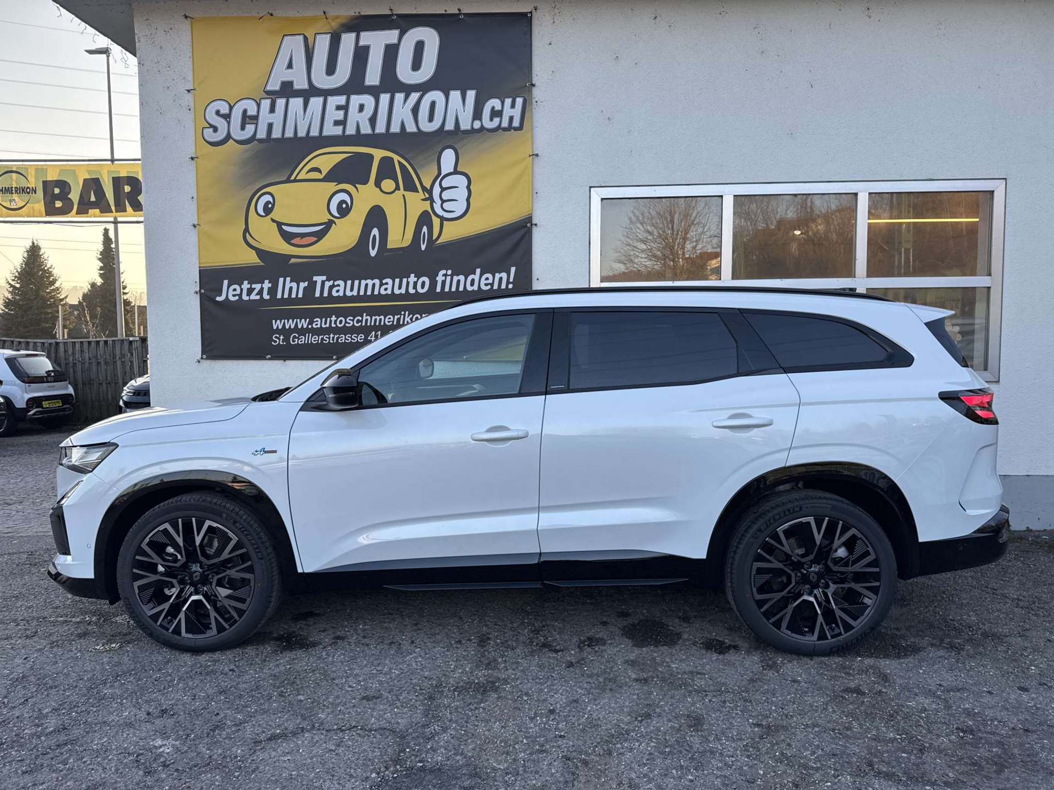 listing desktop thumbnail image 4