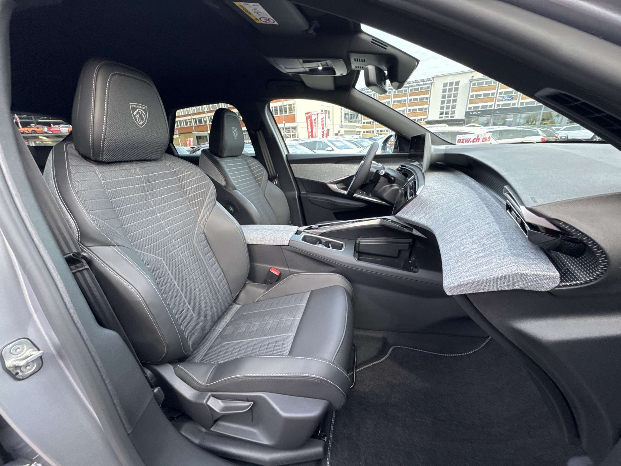 listing desktop thumbnail image 12