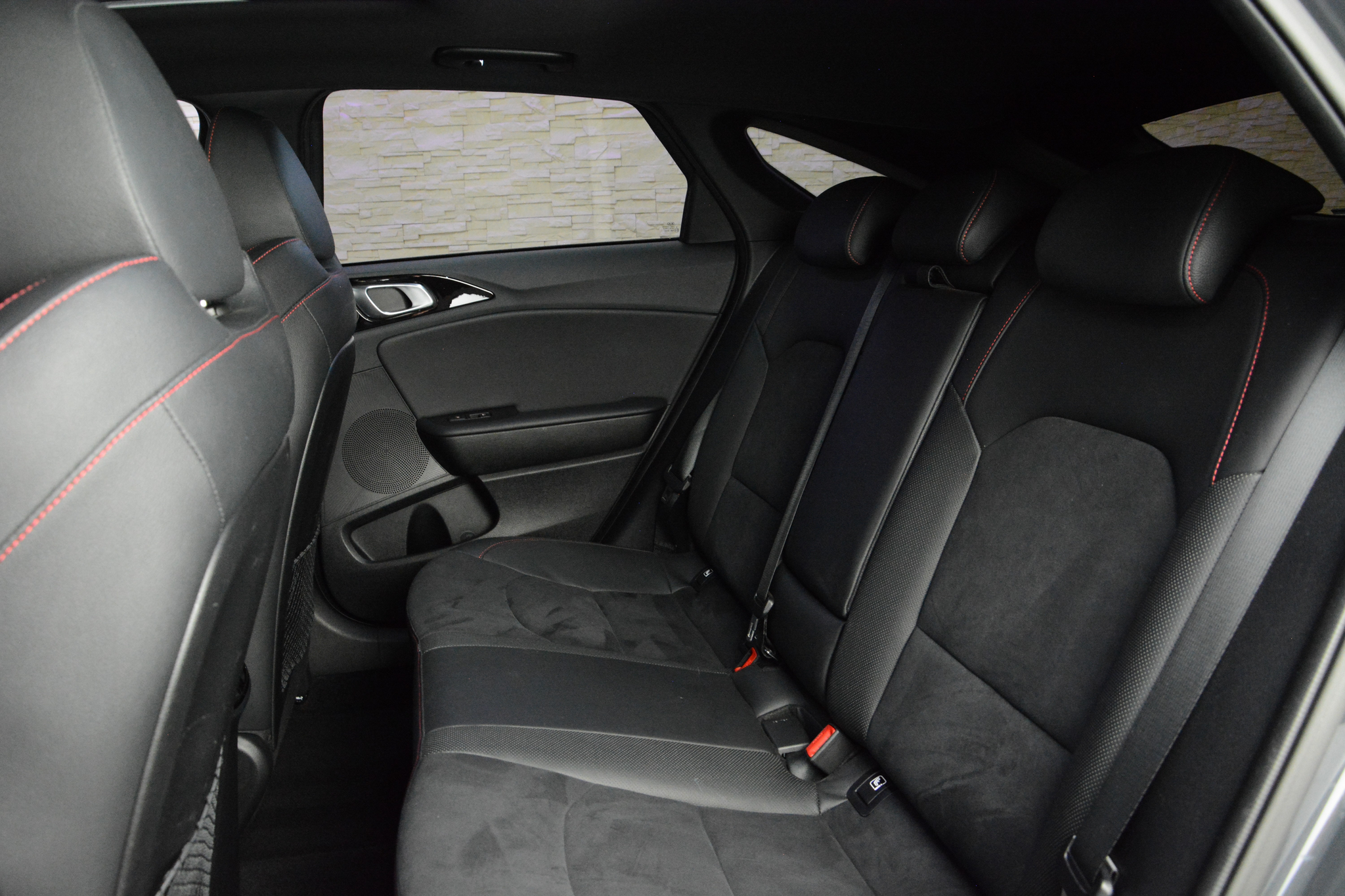 listing desktop thumbnail image 9