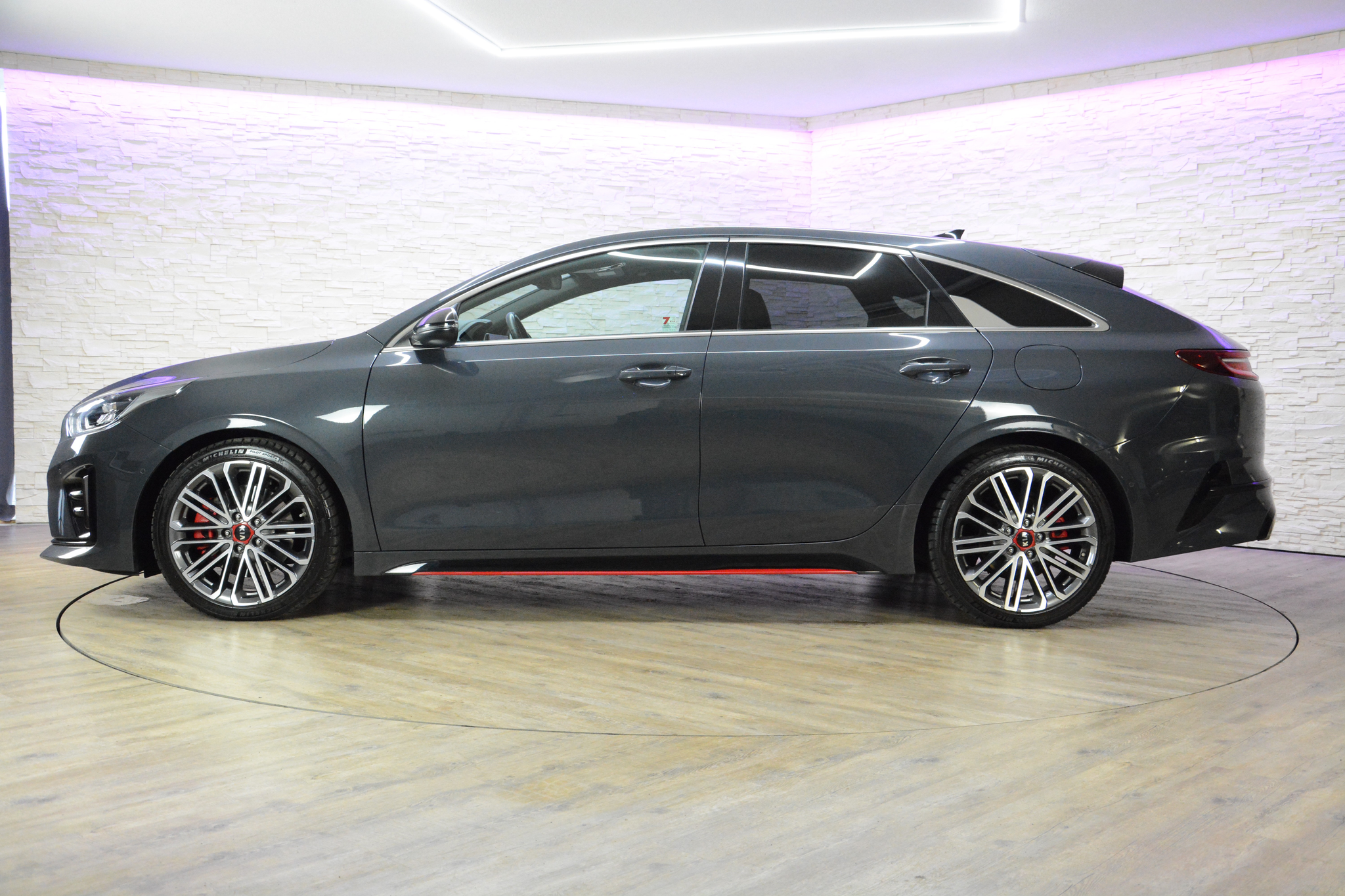 listing desktop thumbnail image 2