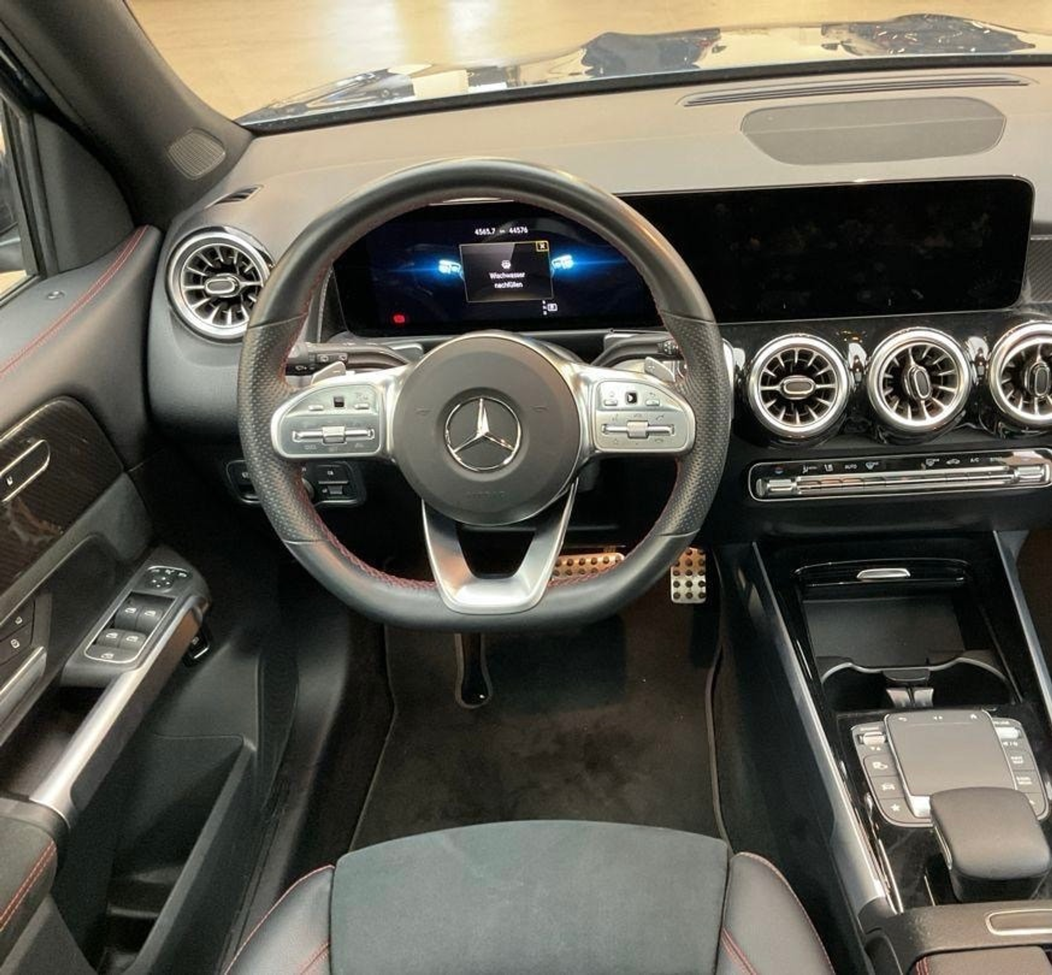 listing desktop thumbnail image 4