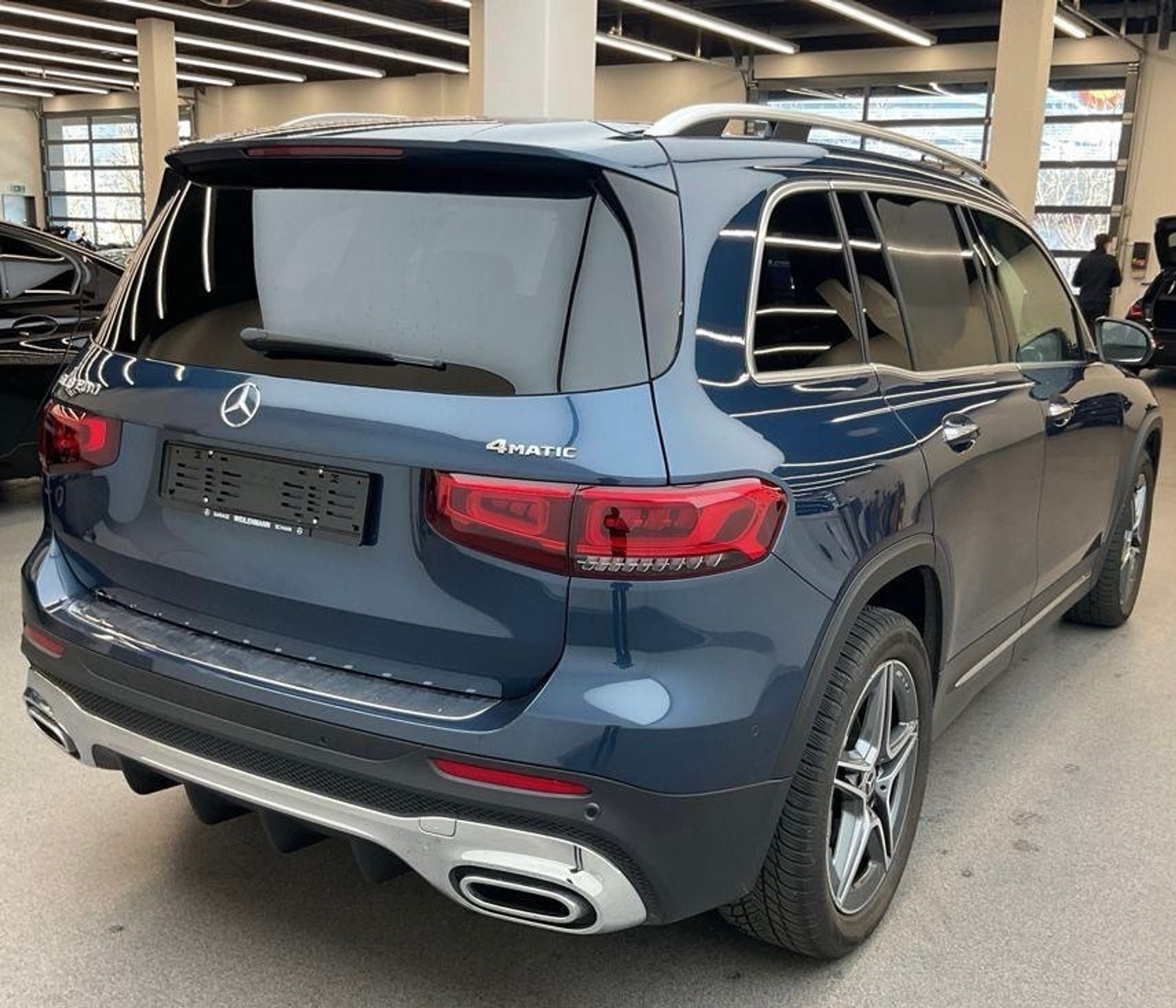 listing desktop thumbnail image 2