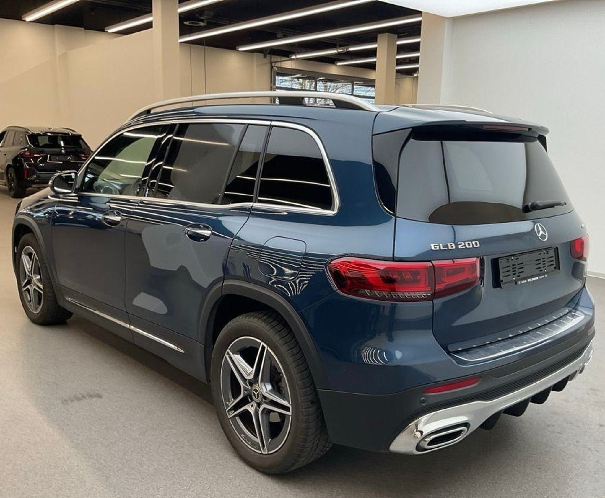 listing desktop thumbnail image 1