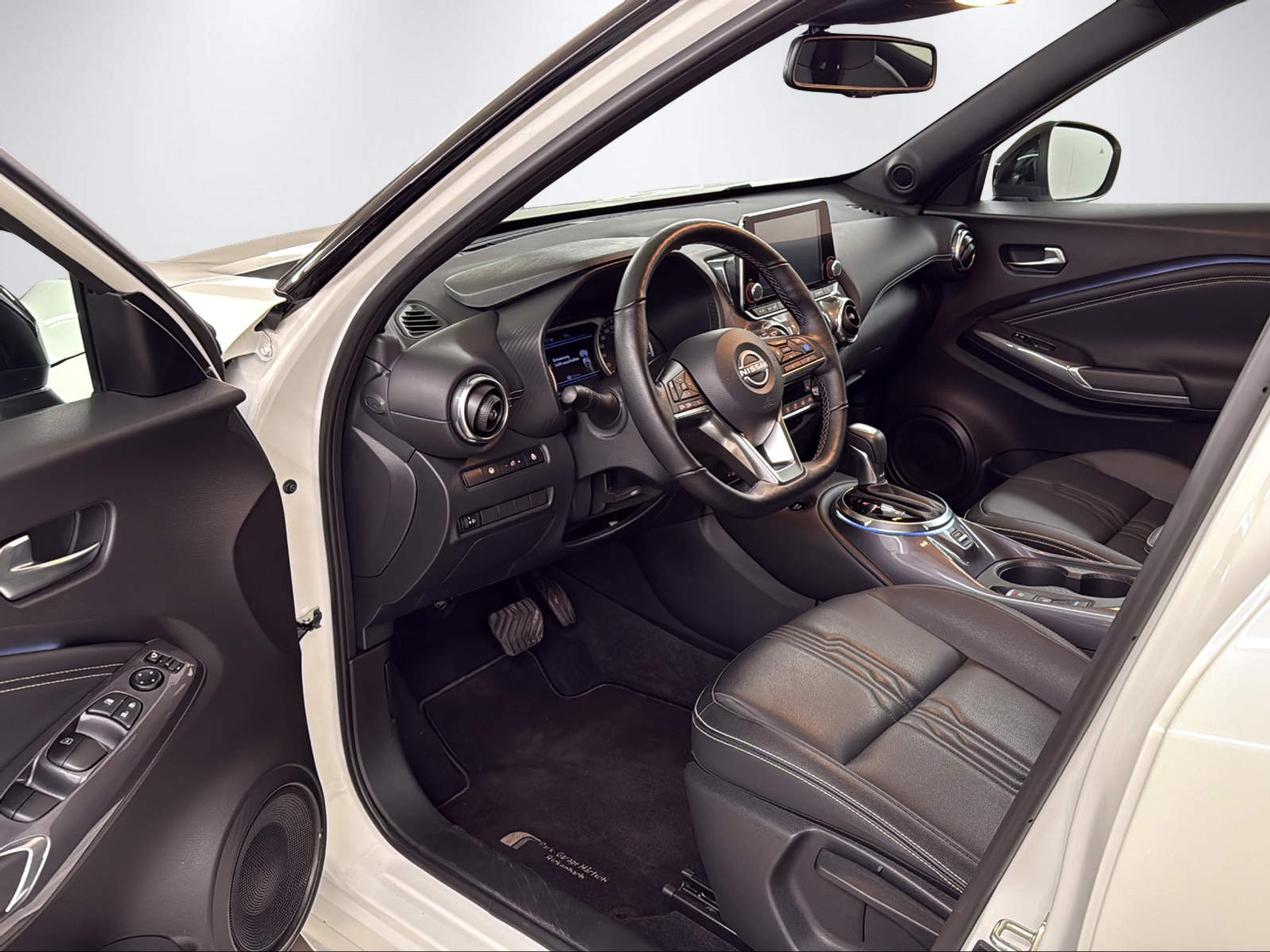 listing desktop thumbnail image 13