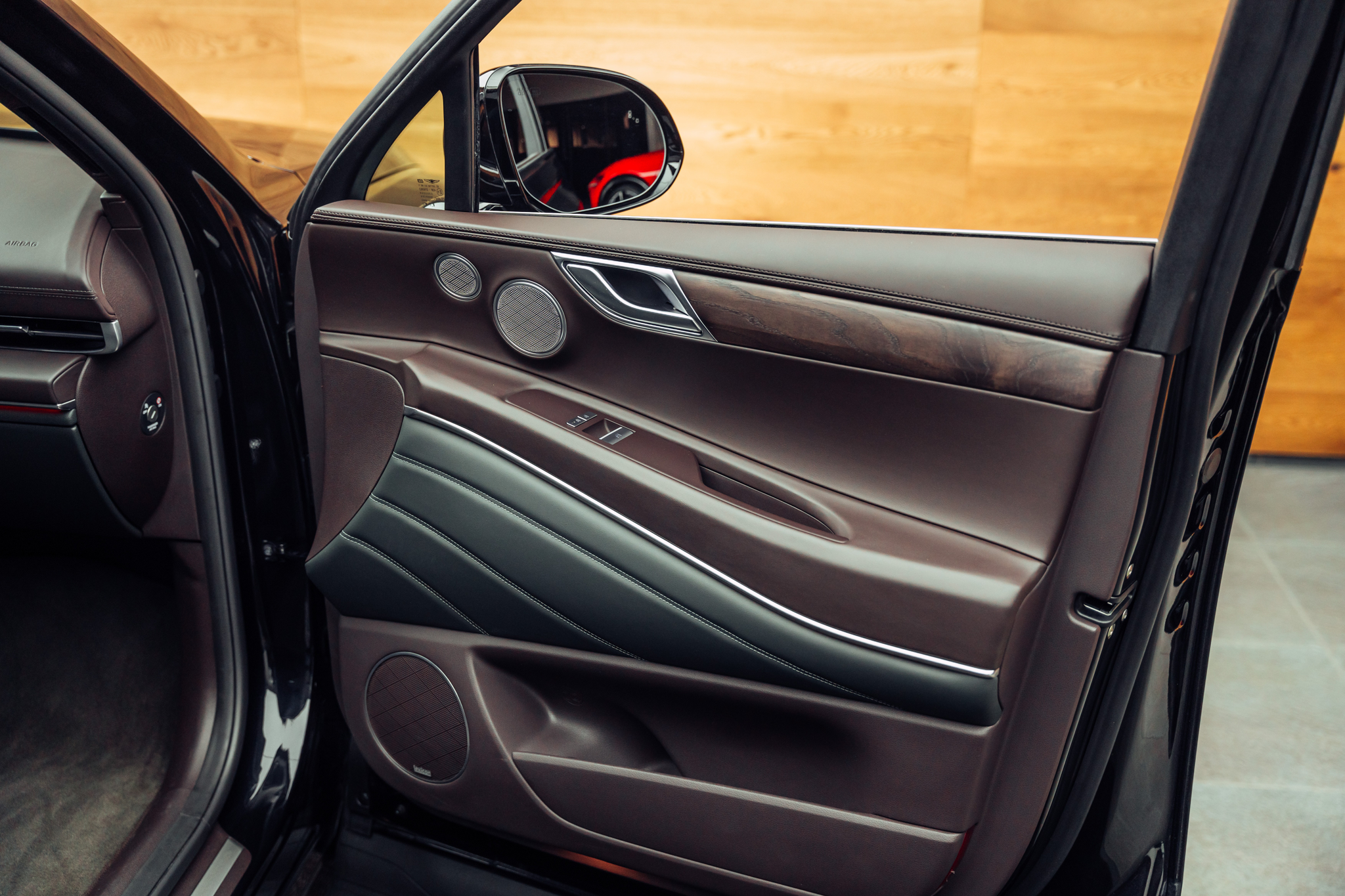 listing desktop thumbnail image 17