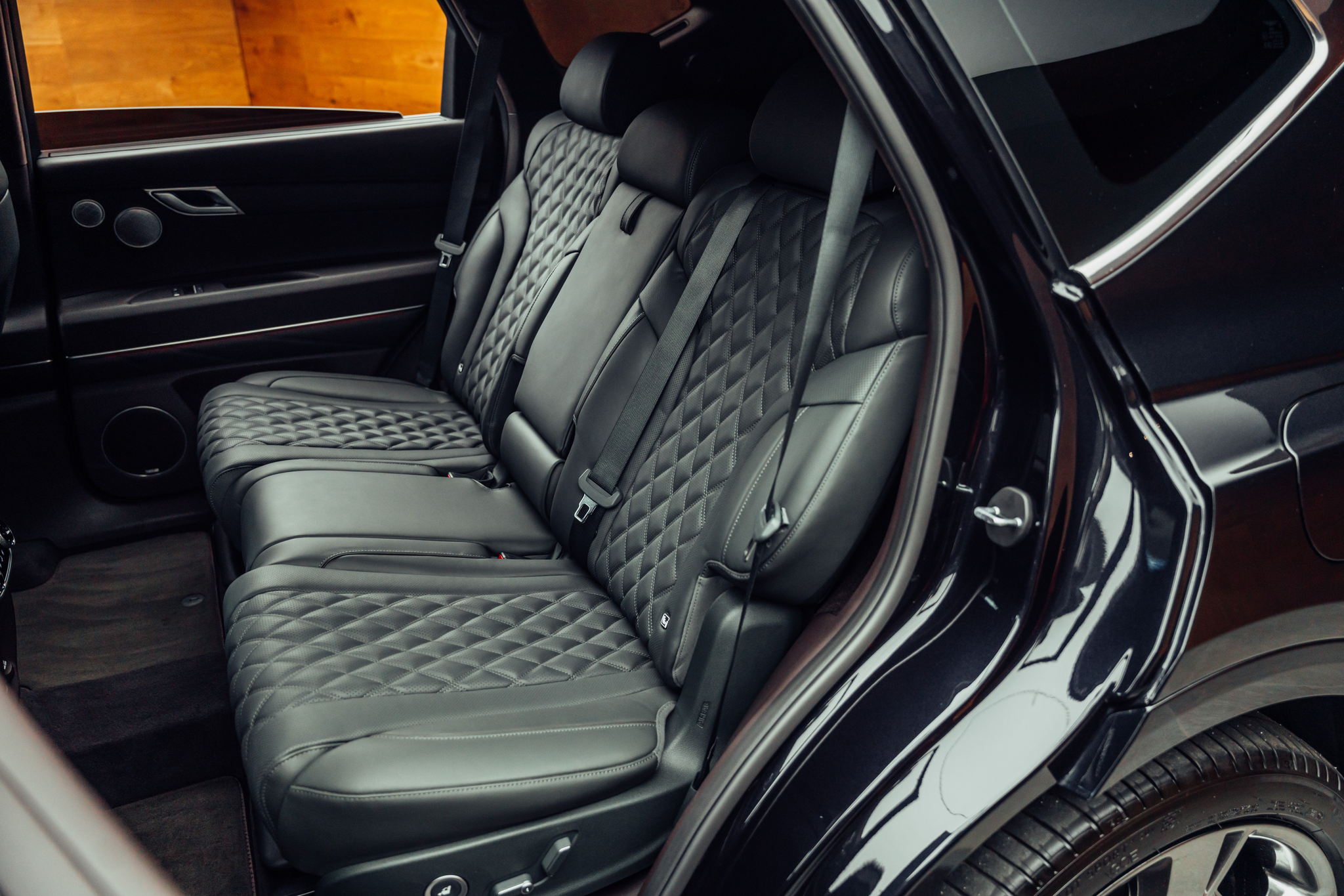 listing desktop thumbnail image 6