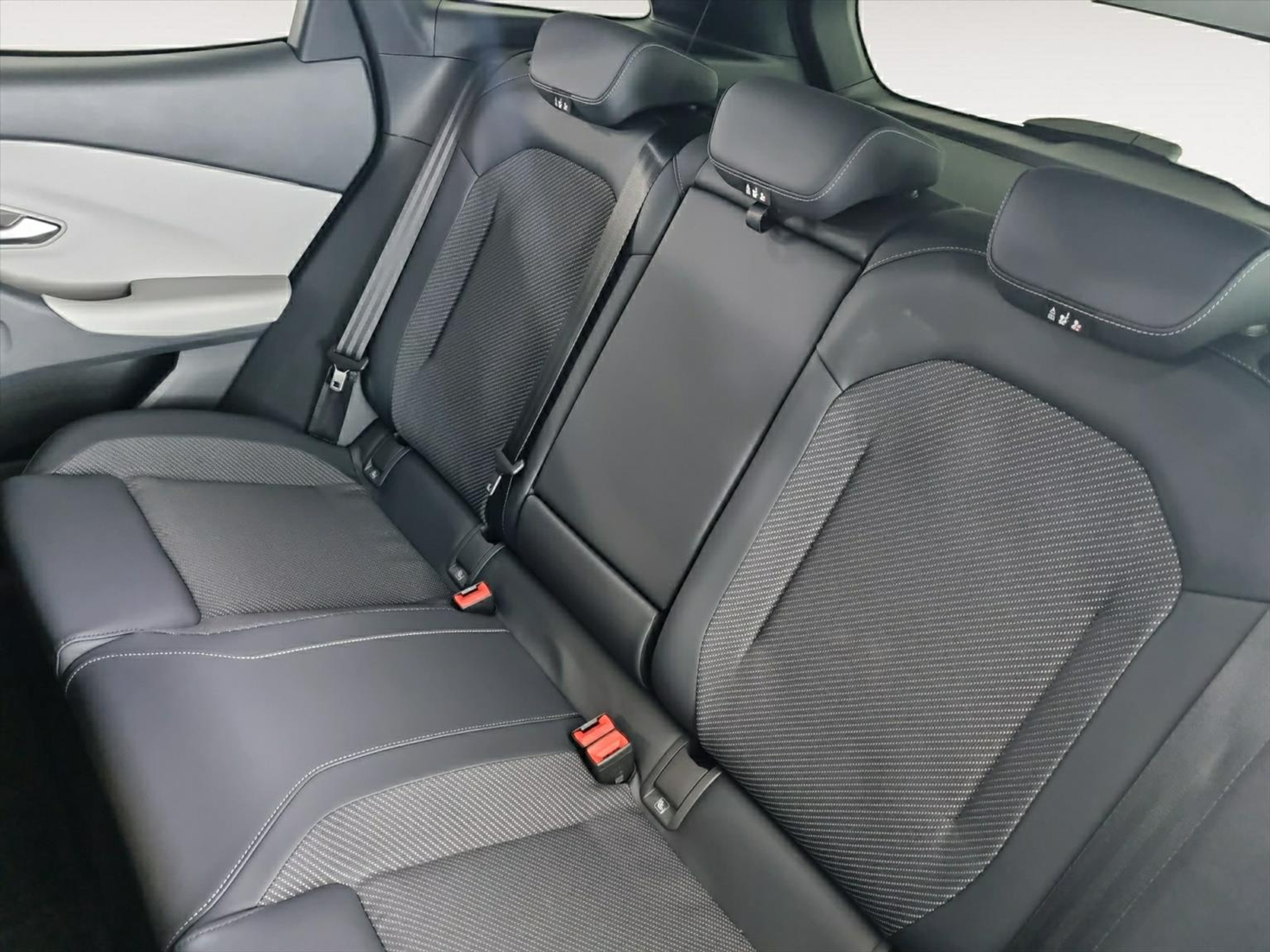 listing desktop thumbnail image 14