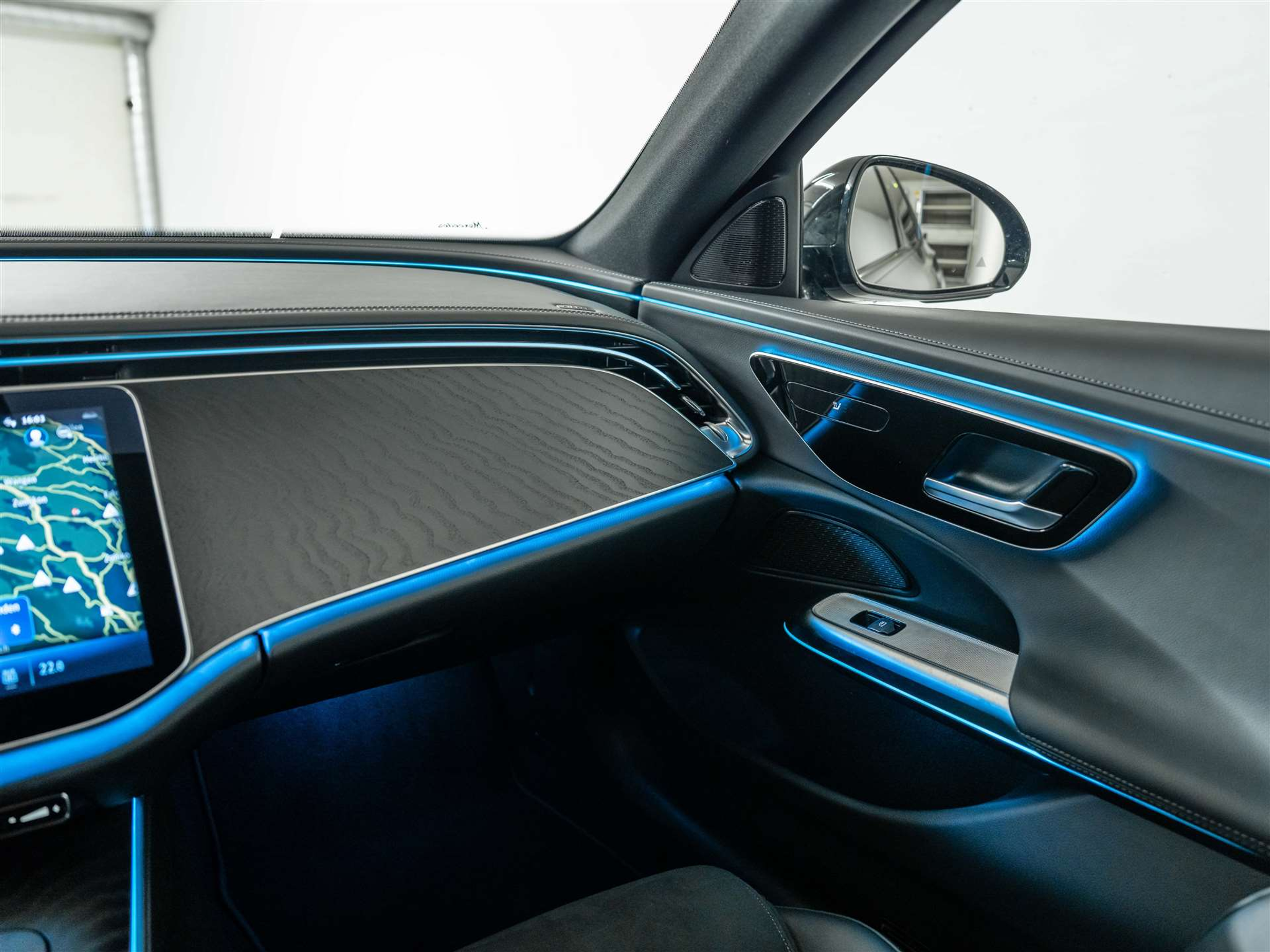 listing desktop thumbnail image 29