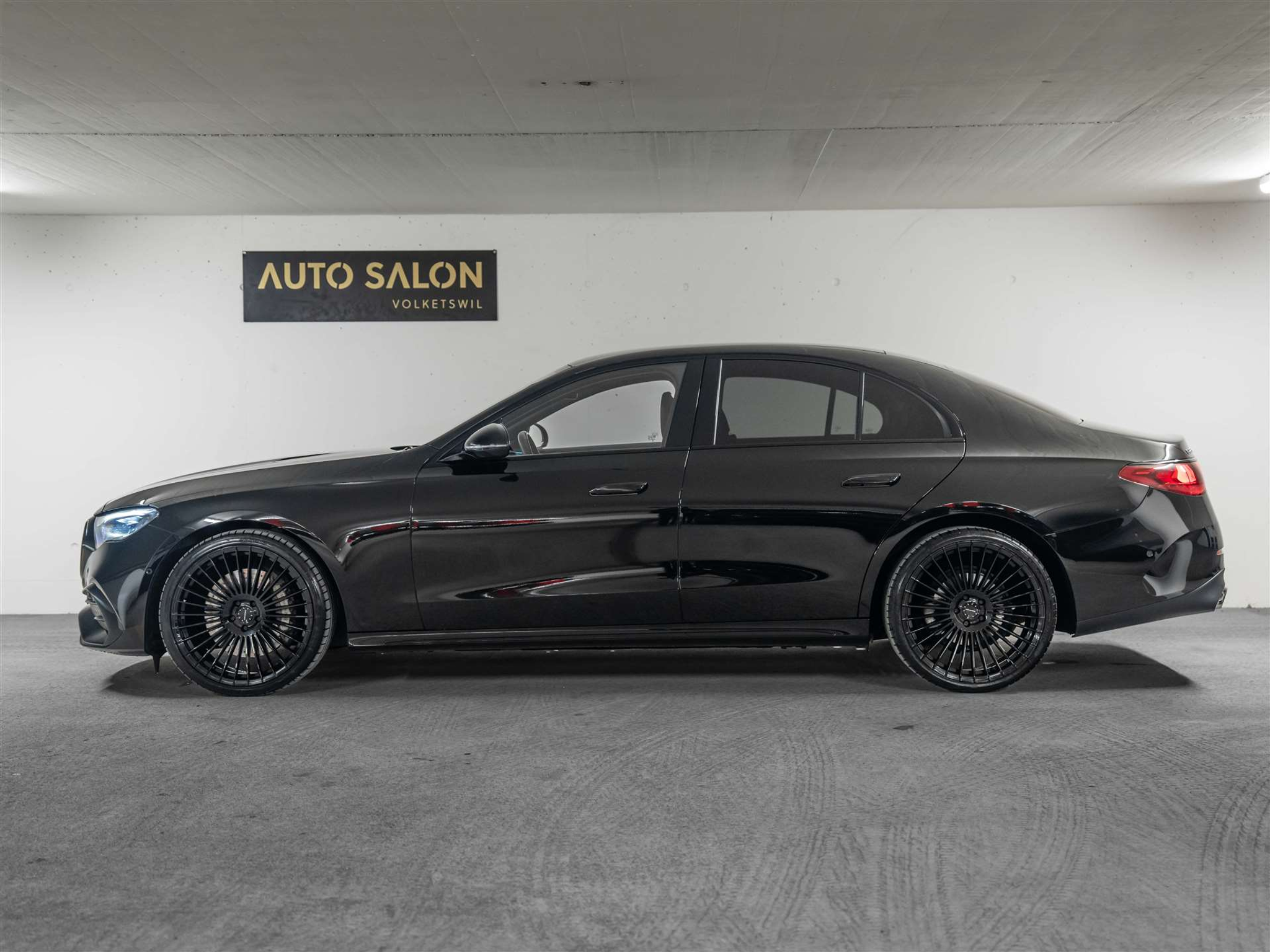 listing desktop thumbnail image 1