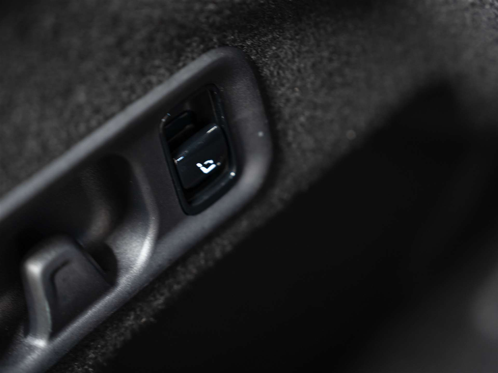 listing desktop thumbnail image 43