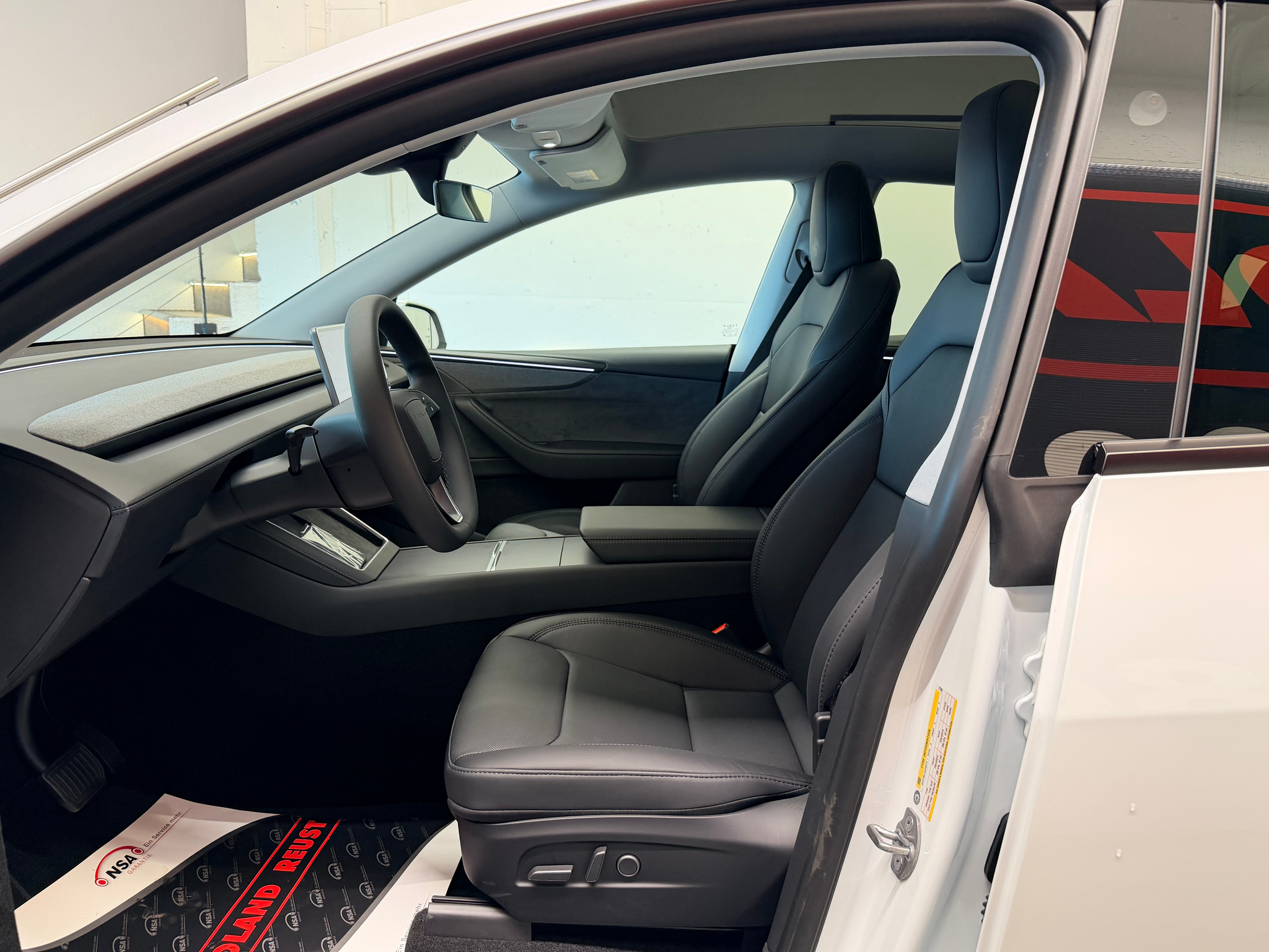 listing desktop thumbnail image 11