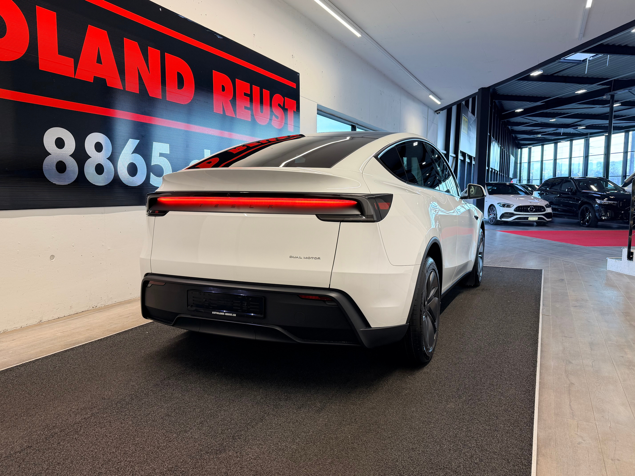 listing desktop thumbnail image 5