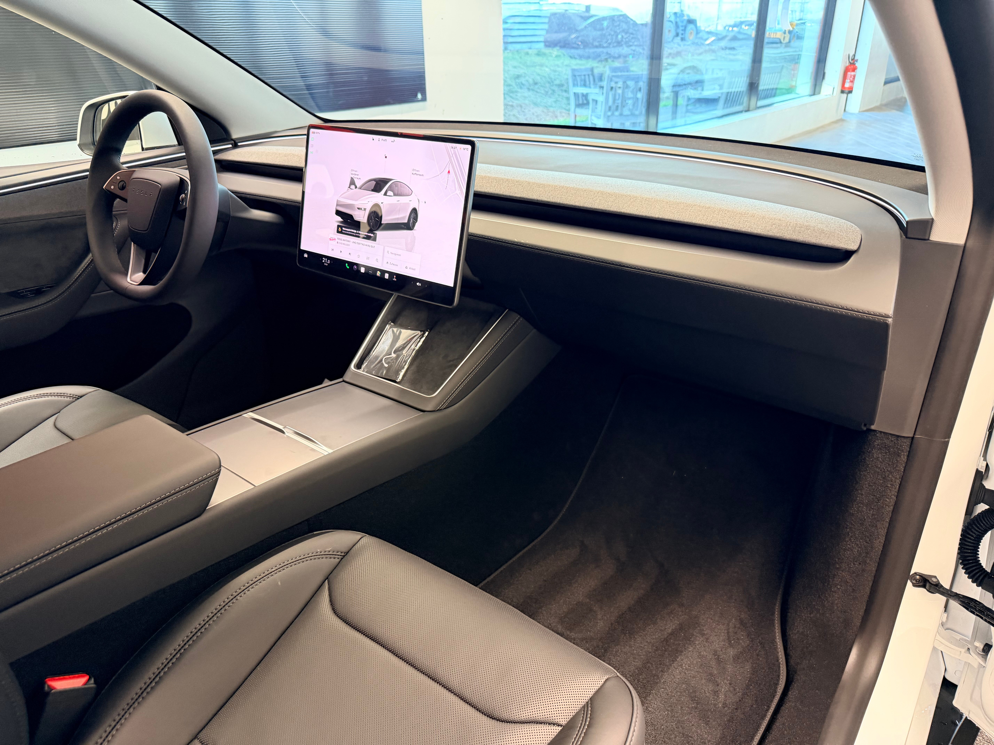 listing desktop thumbnail image 17