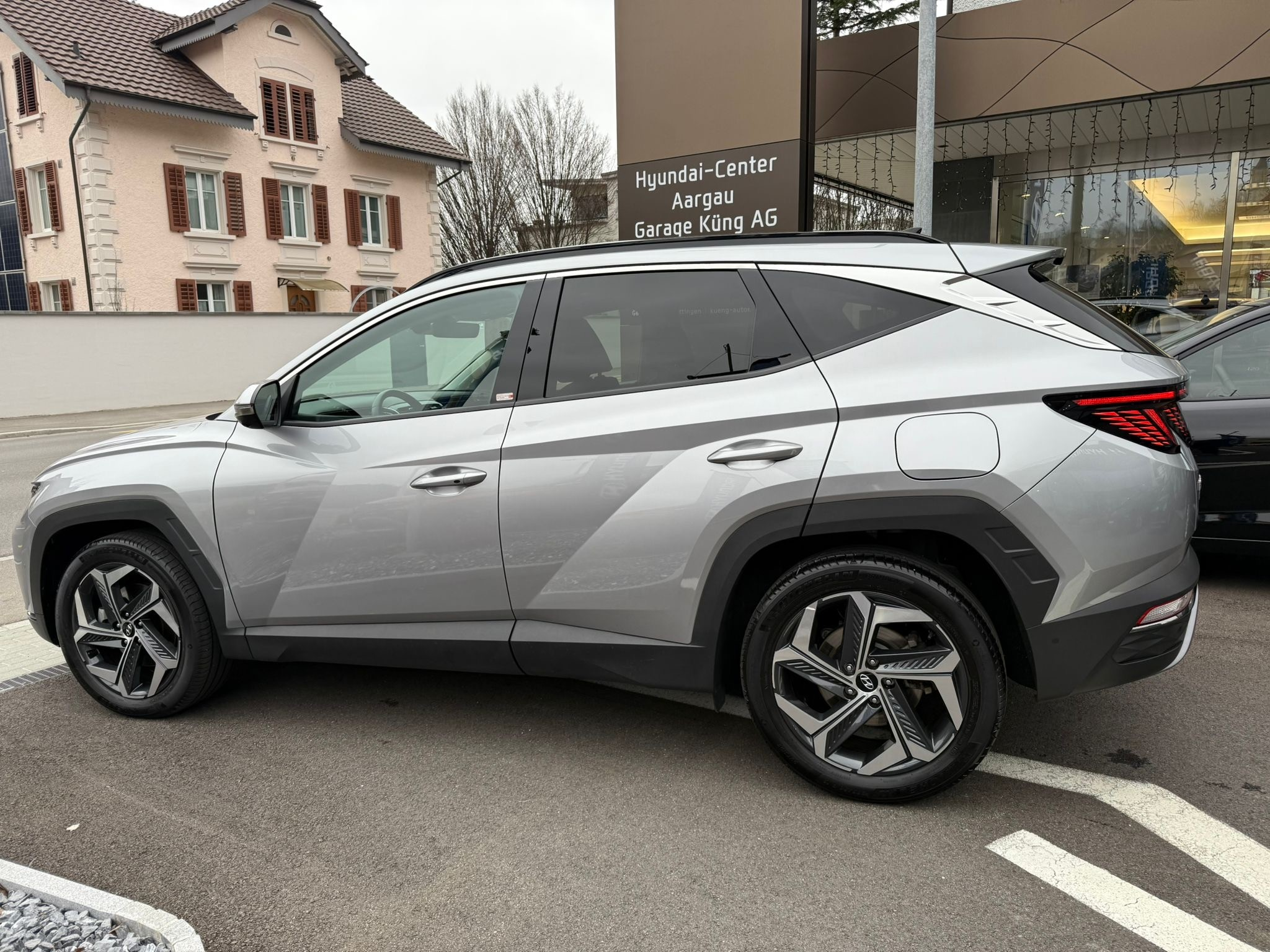 listing desktop thumbnail image 5