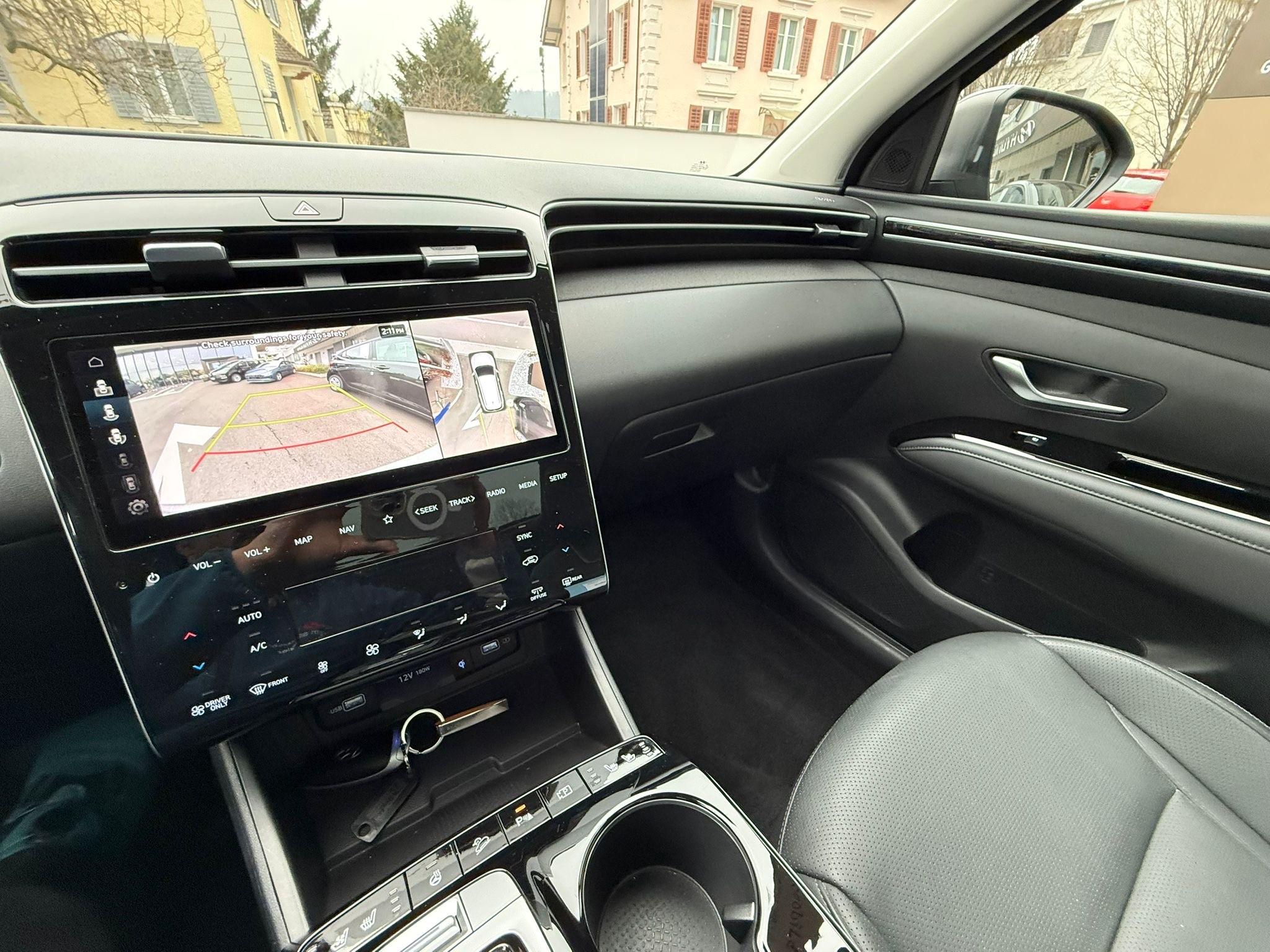 listing desktop thumbnail image 11