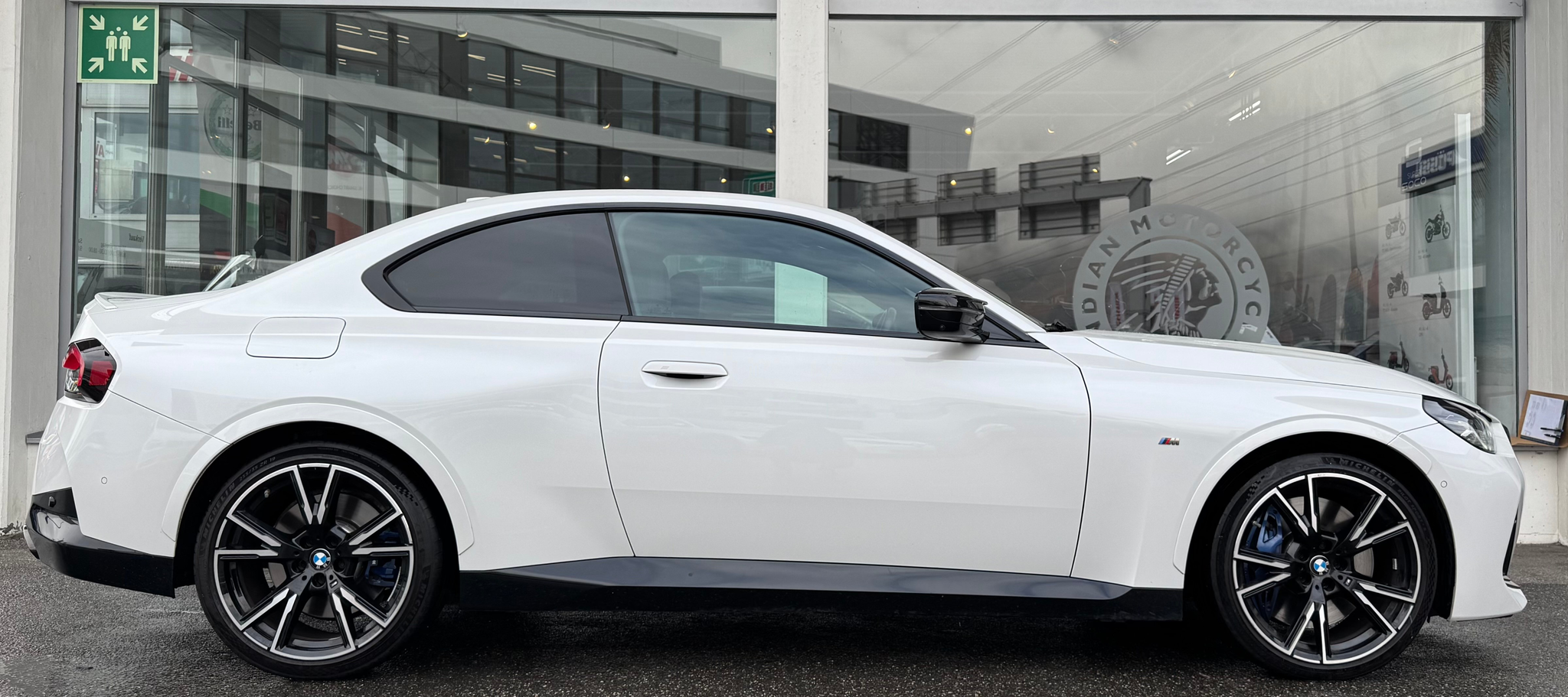 listing desktop thumbnail image 1