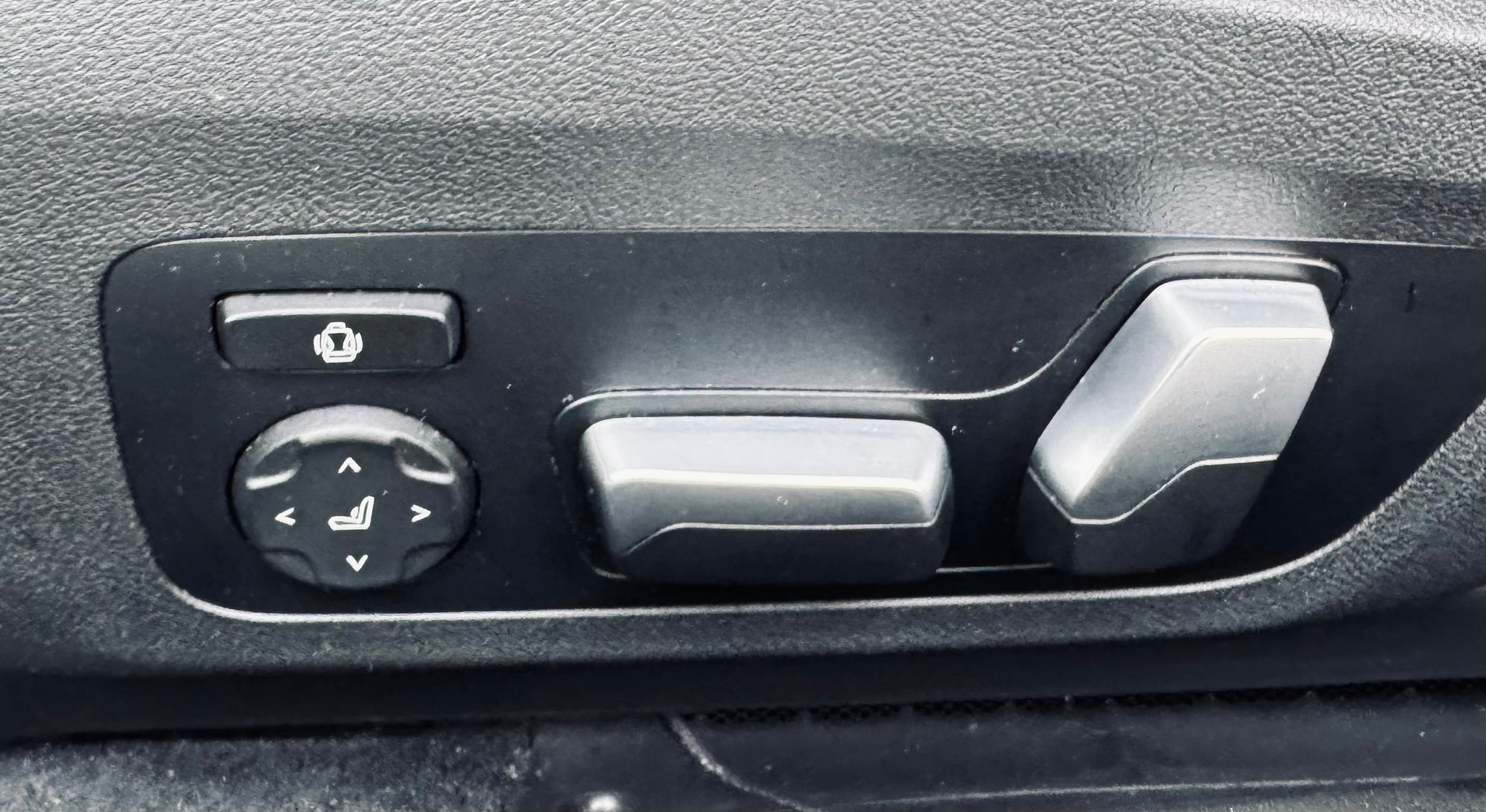 listing desktop thumbnail image 8