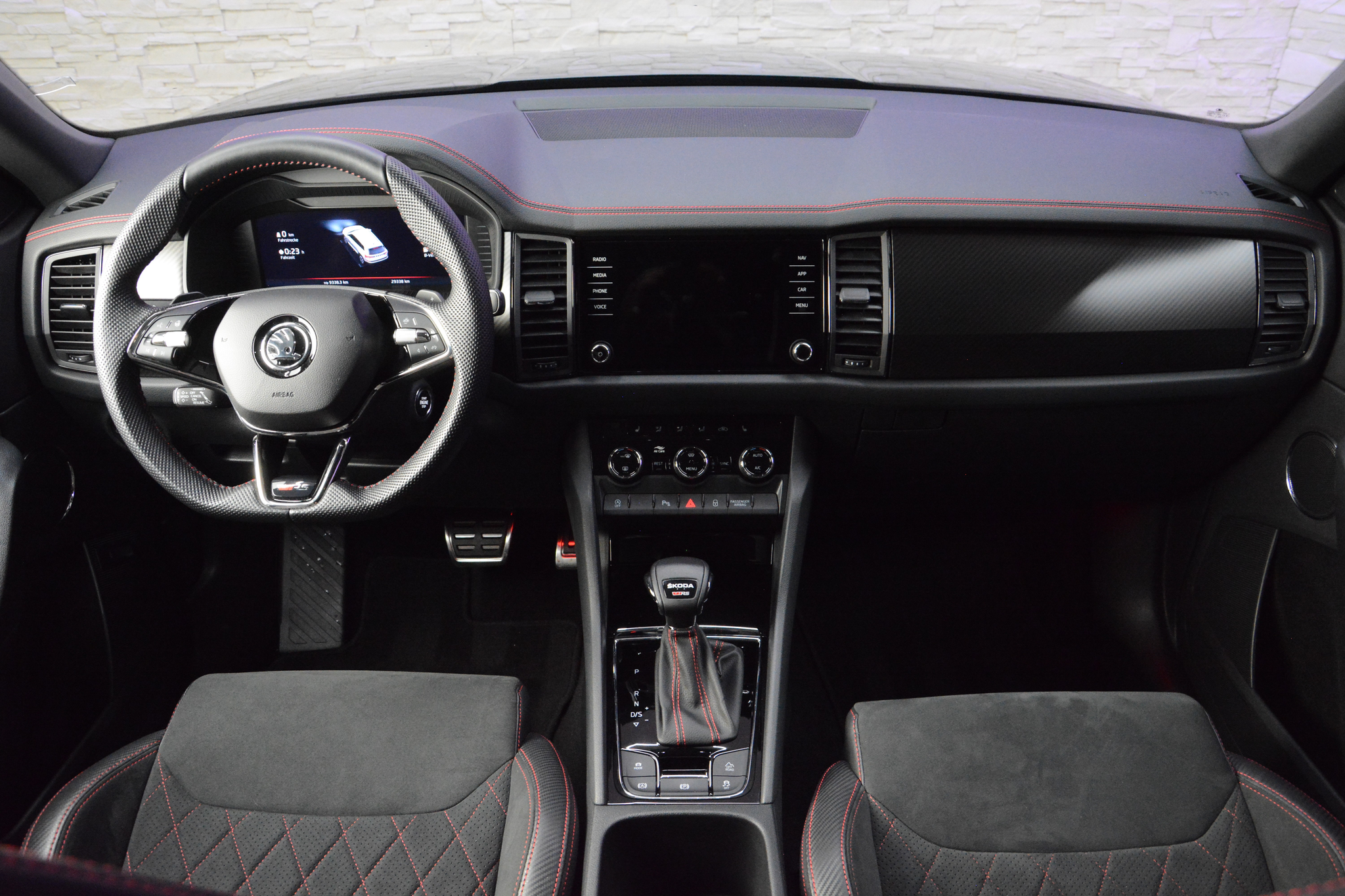 listing desktop thumbnail image 10