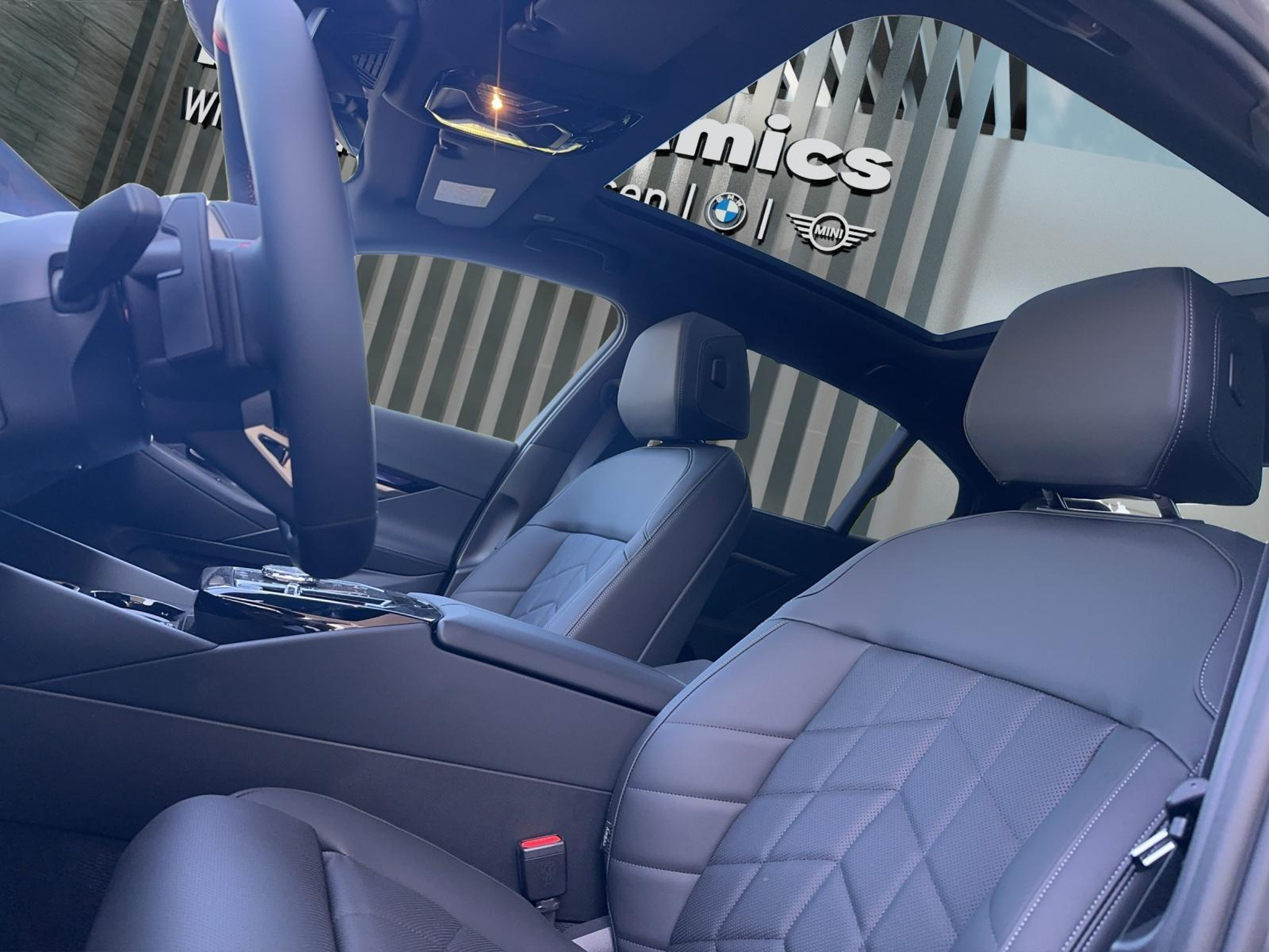 listing desktop thumbnail image 31