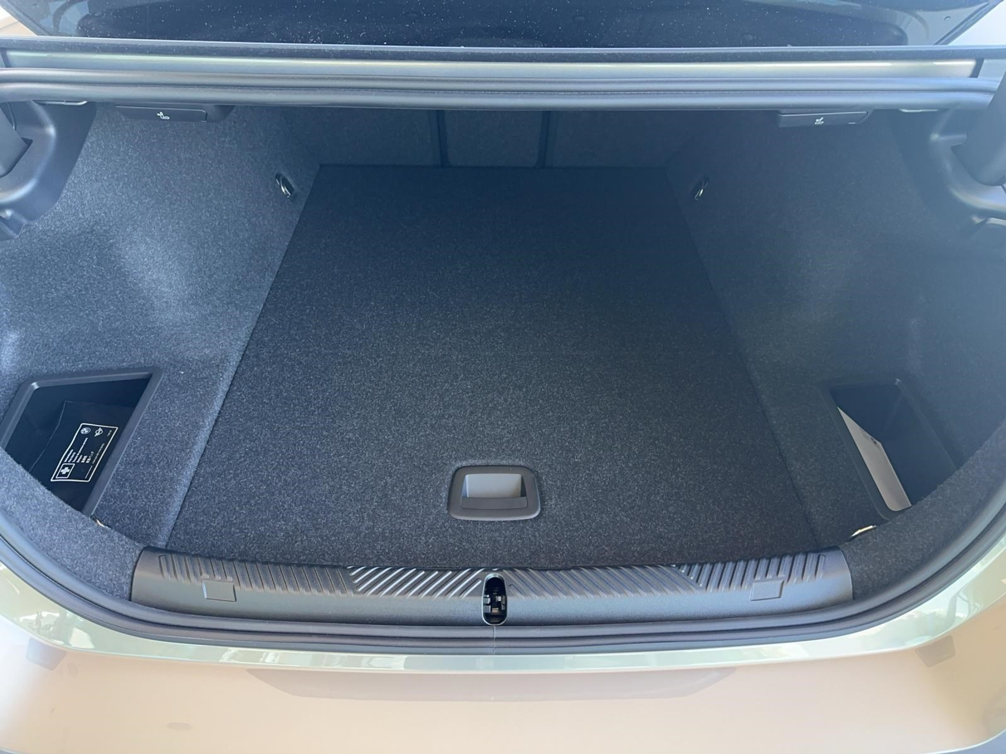 listing desktop thumbnail image 14