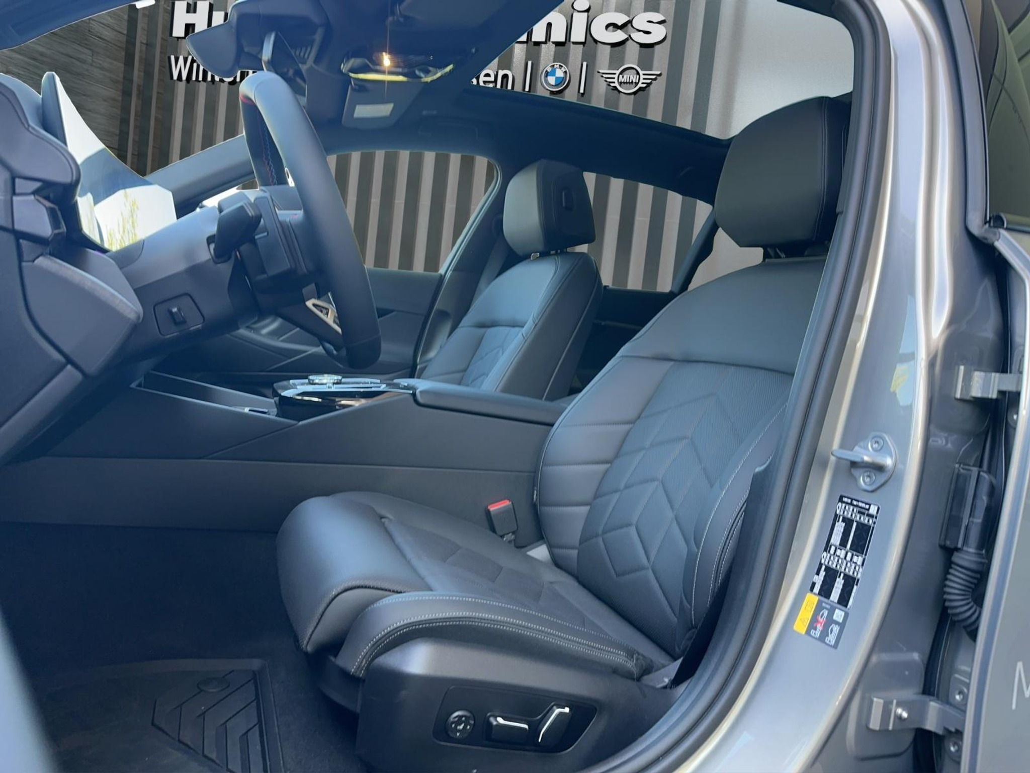 listing desktop thumbnail image 27