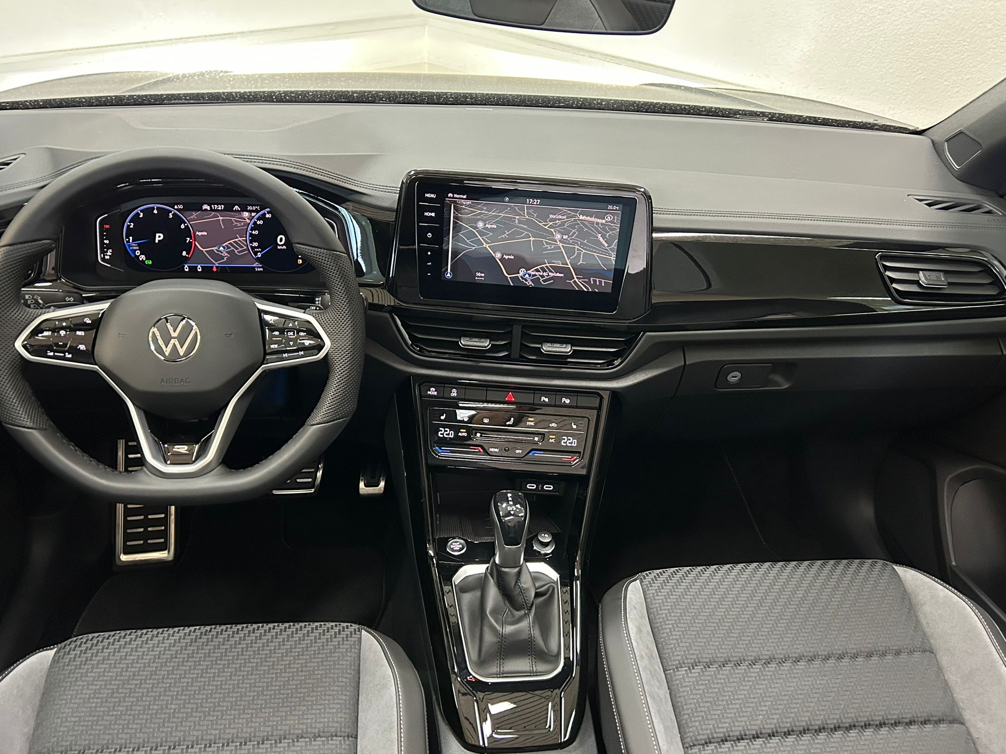 listing desktop thumbnail image 11