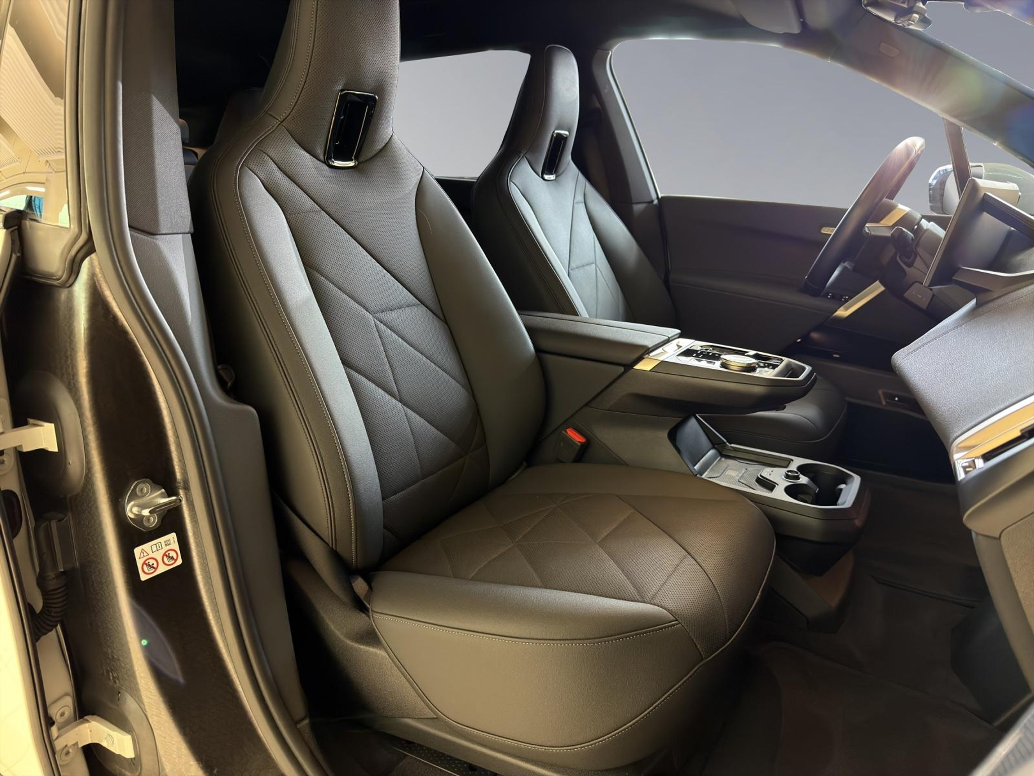 listing desktop thumbnail image 19