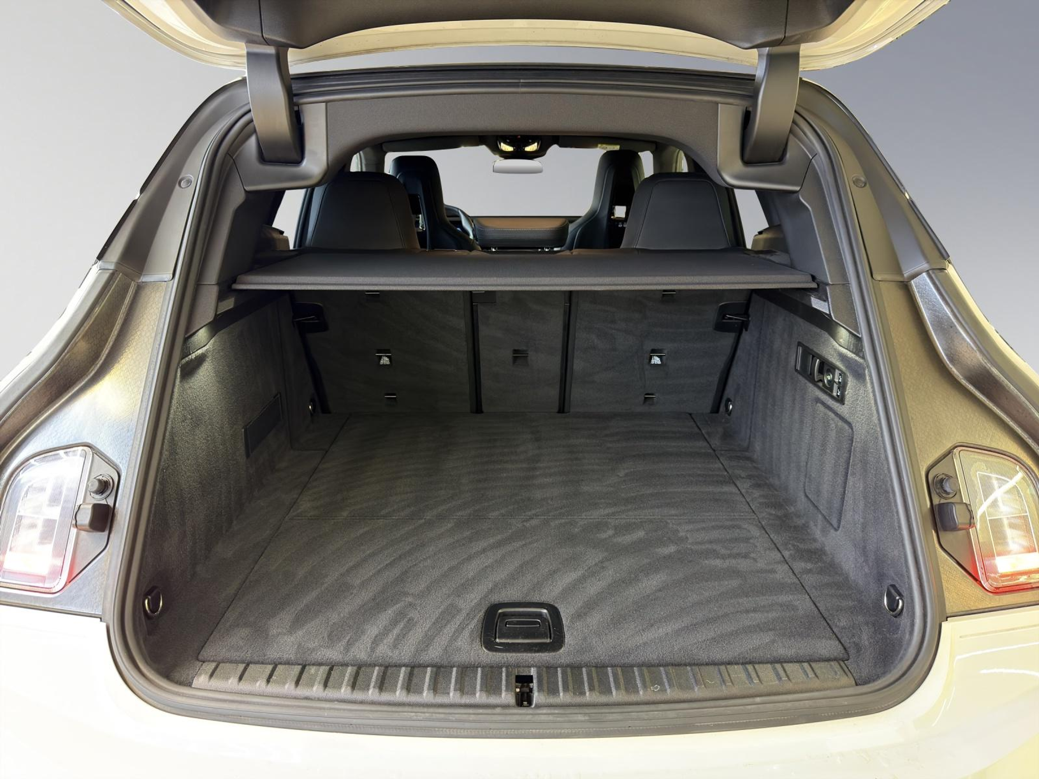 listing desktop thumbnail image 18