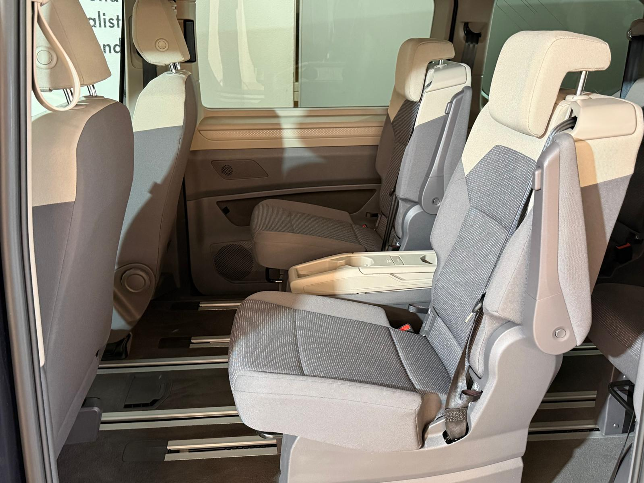 listing desktop thumbnail image 10