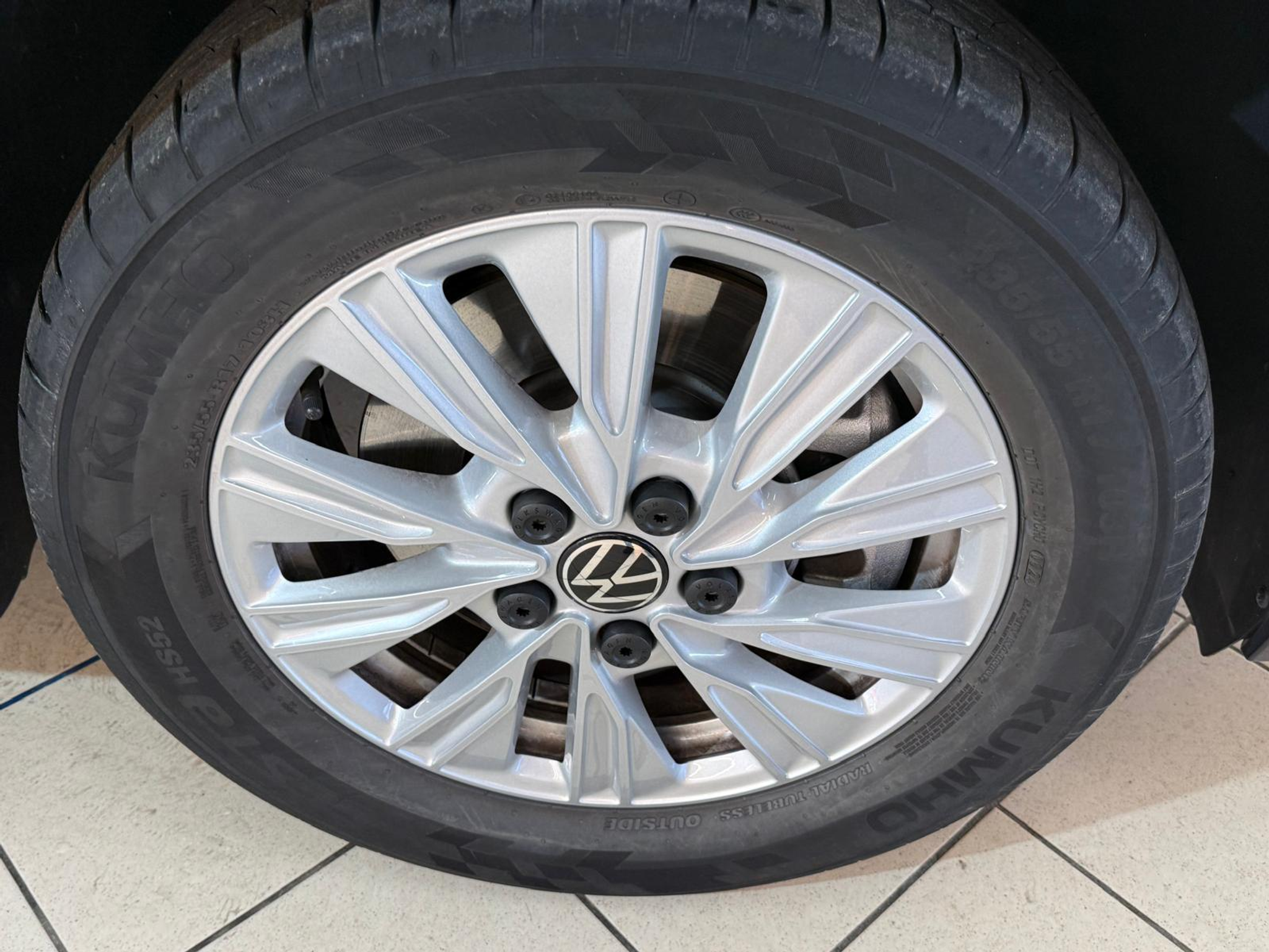 listing desktop thumbnail image 4