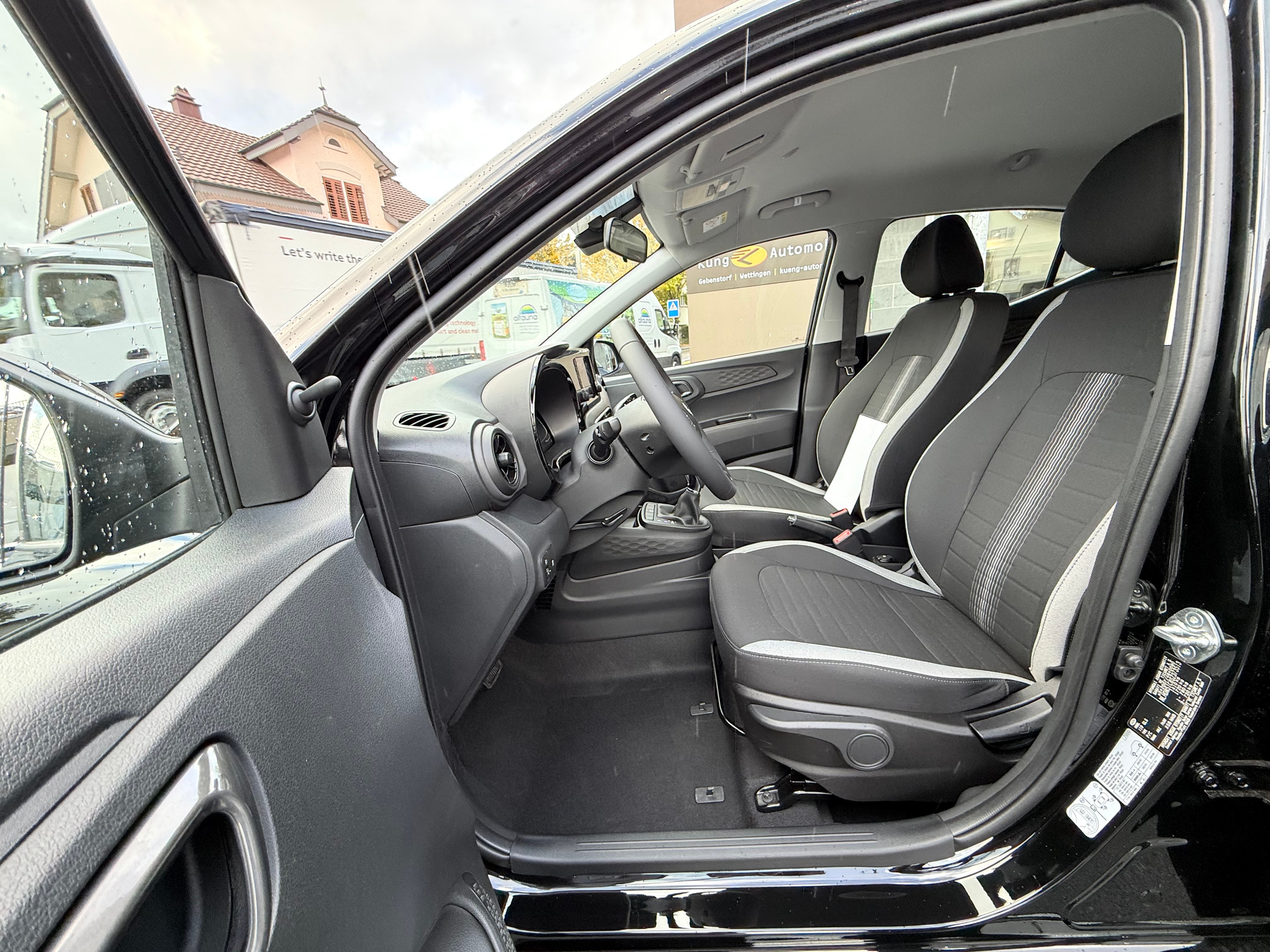 listing desktop thumbnail image 9