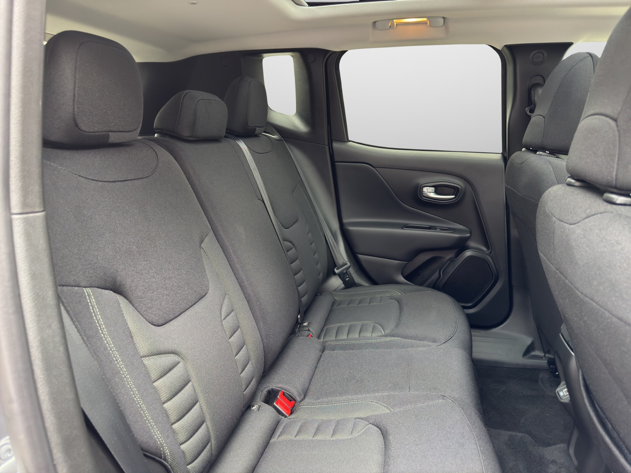 listing desktop thumbnail image 12