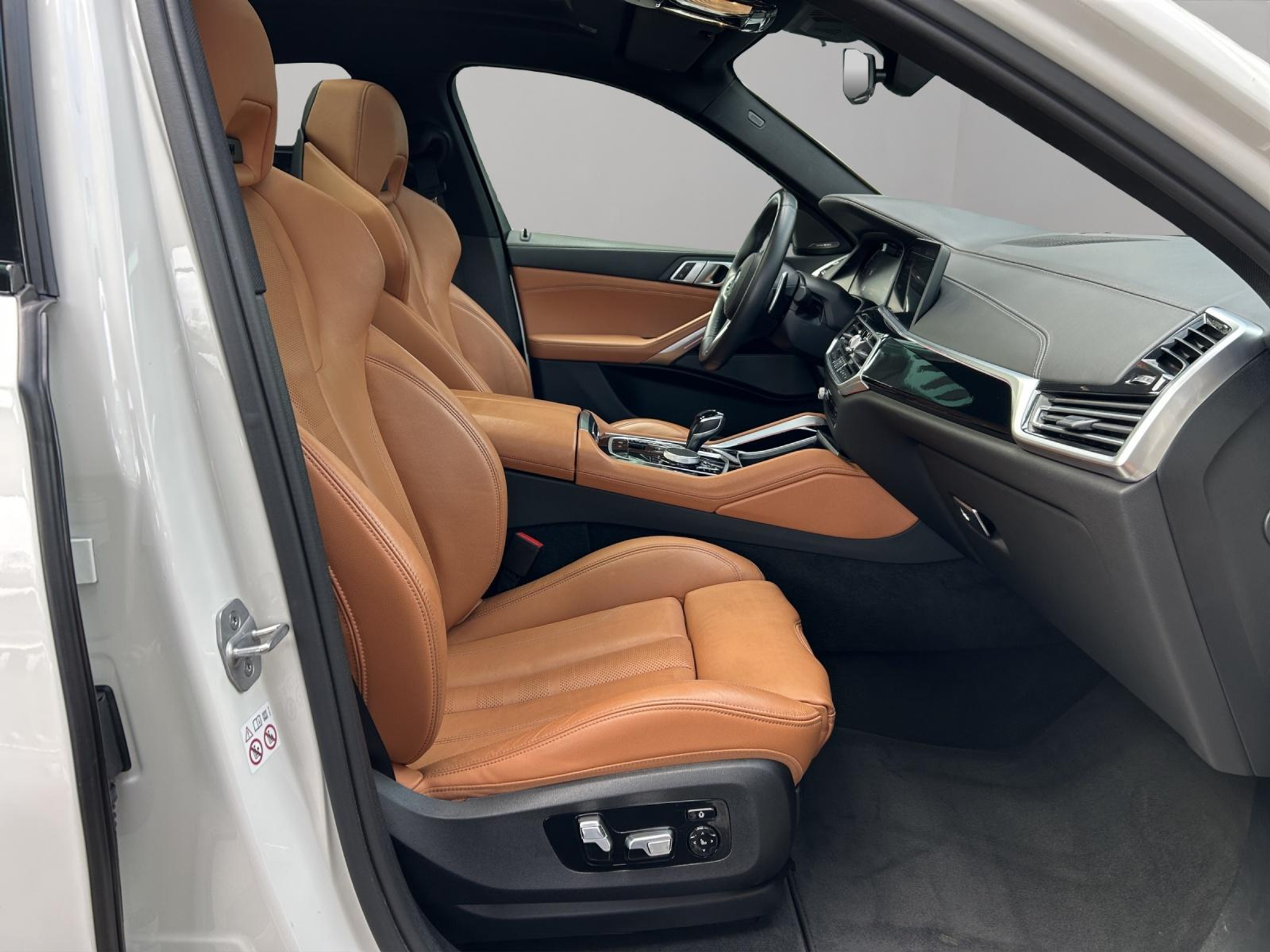 listing desktop thumbnail image 10