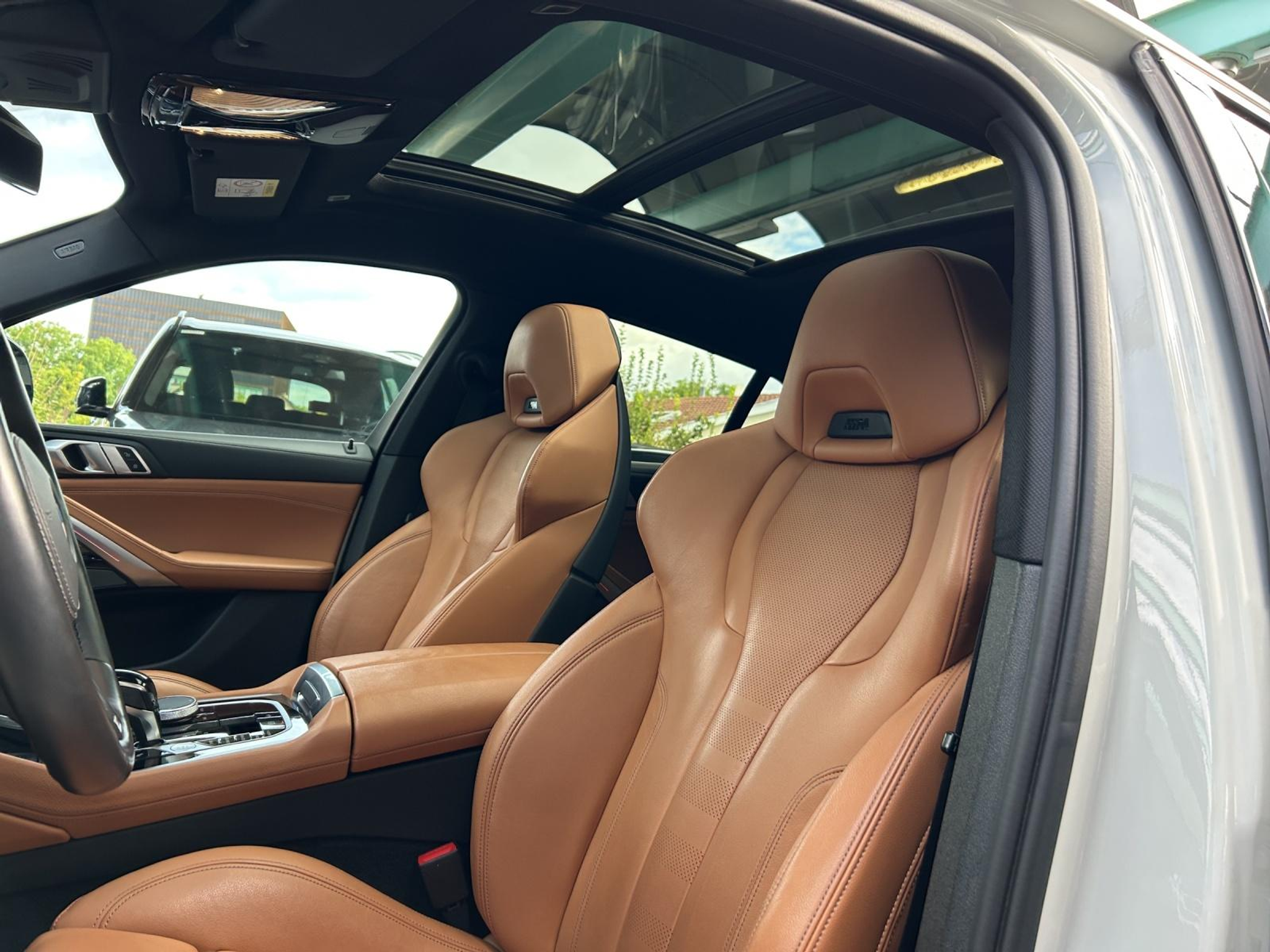 listing desktop thumbnail image 12