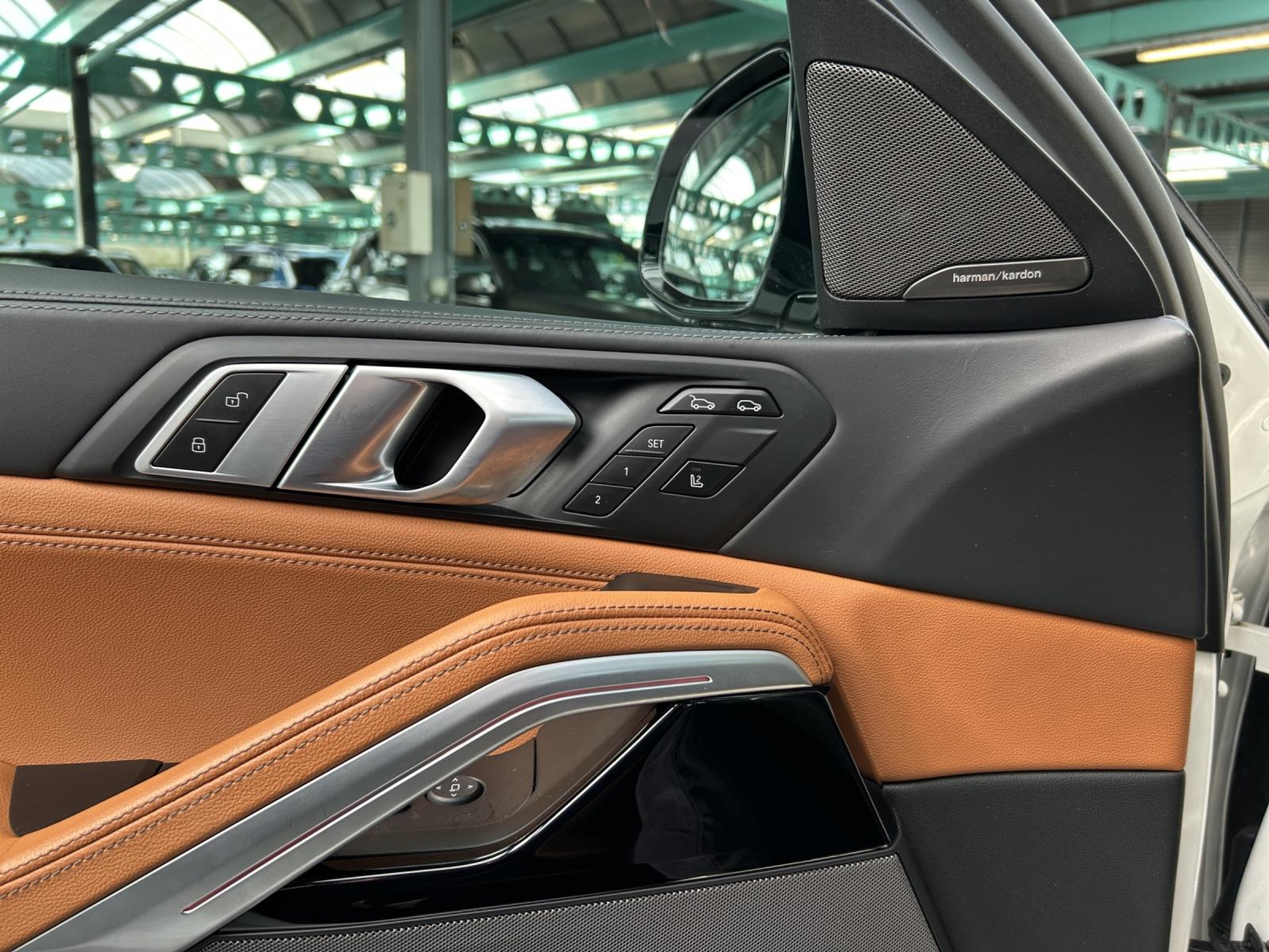 listing desktop thumbnail image 15