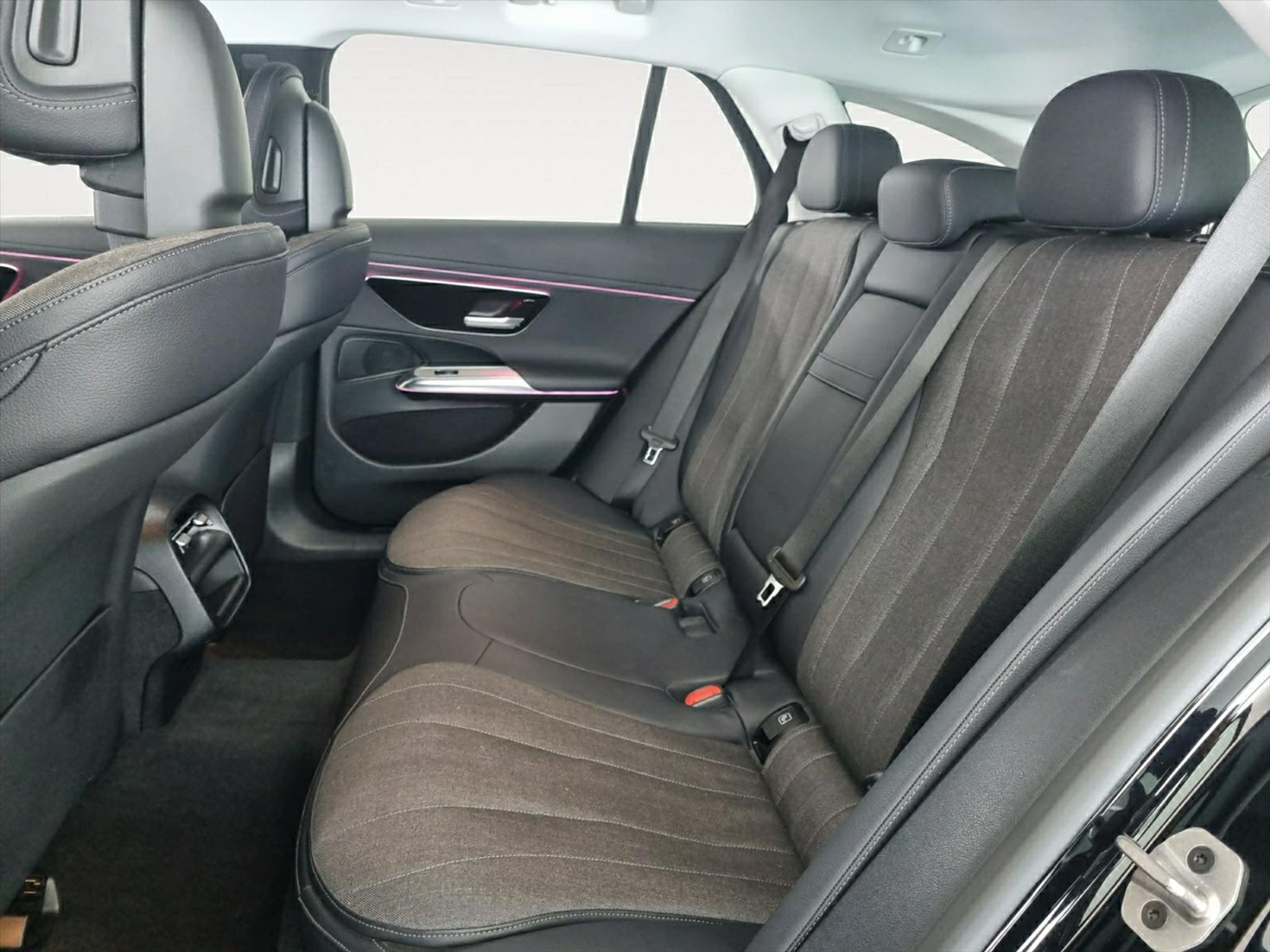 listing desktop thumbnail image 14