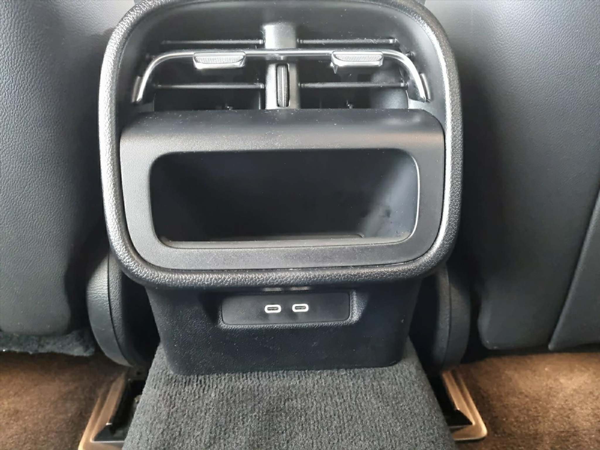 listing desktop thumbnail image 11