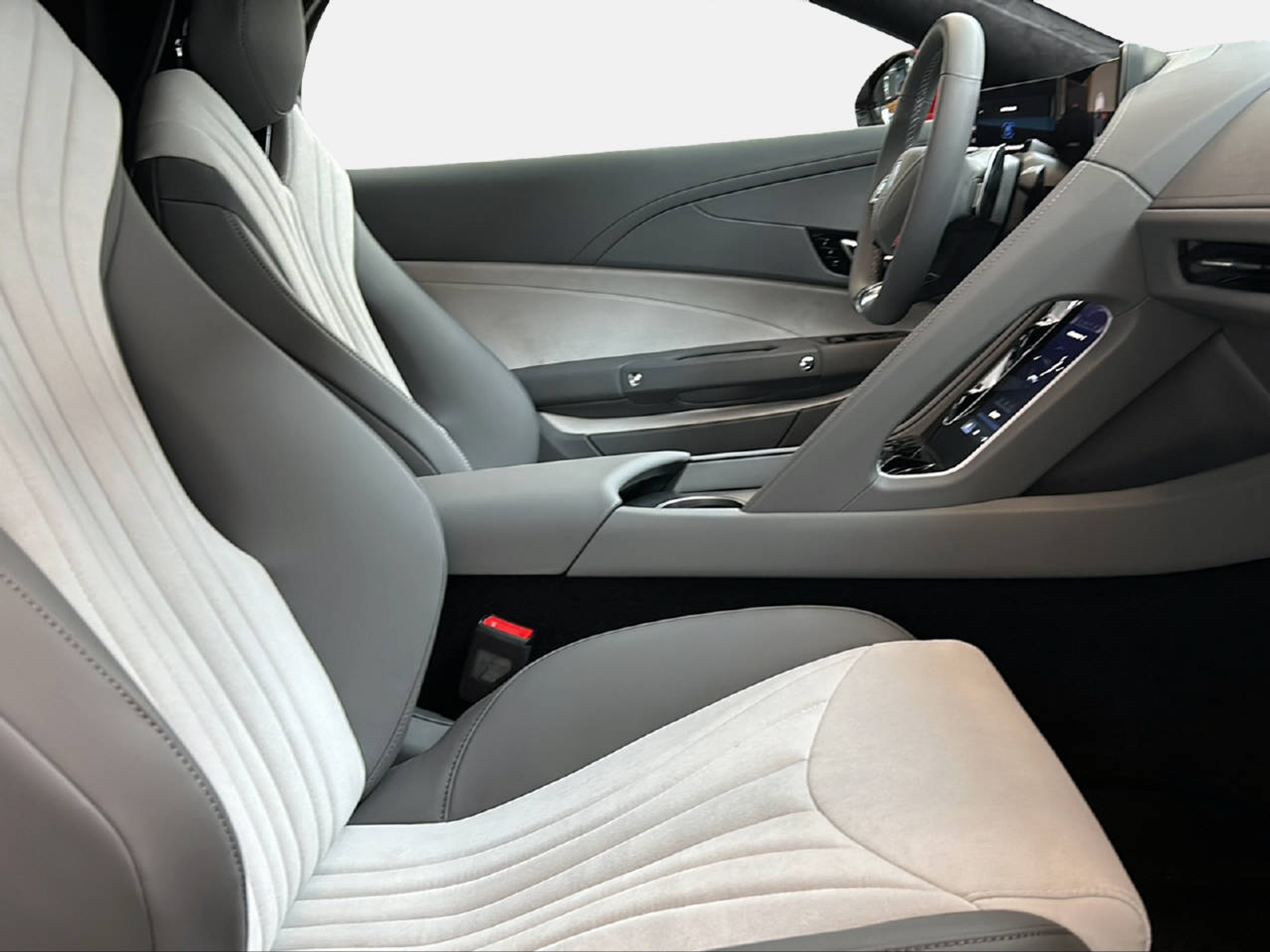 listing desktop thumbnail image 12