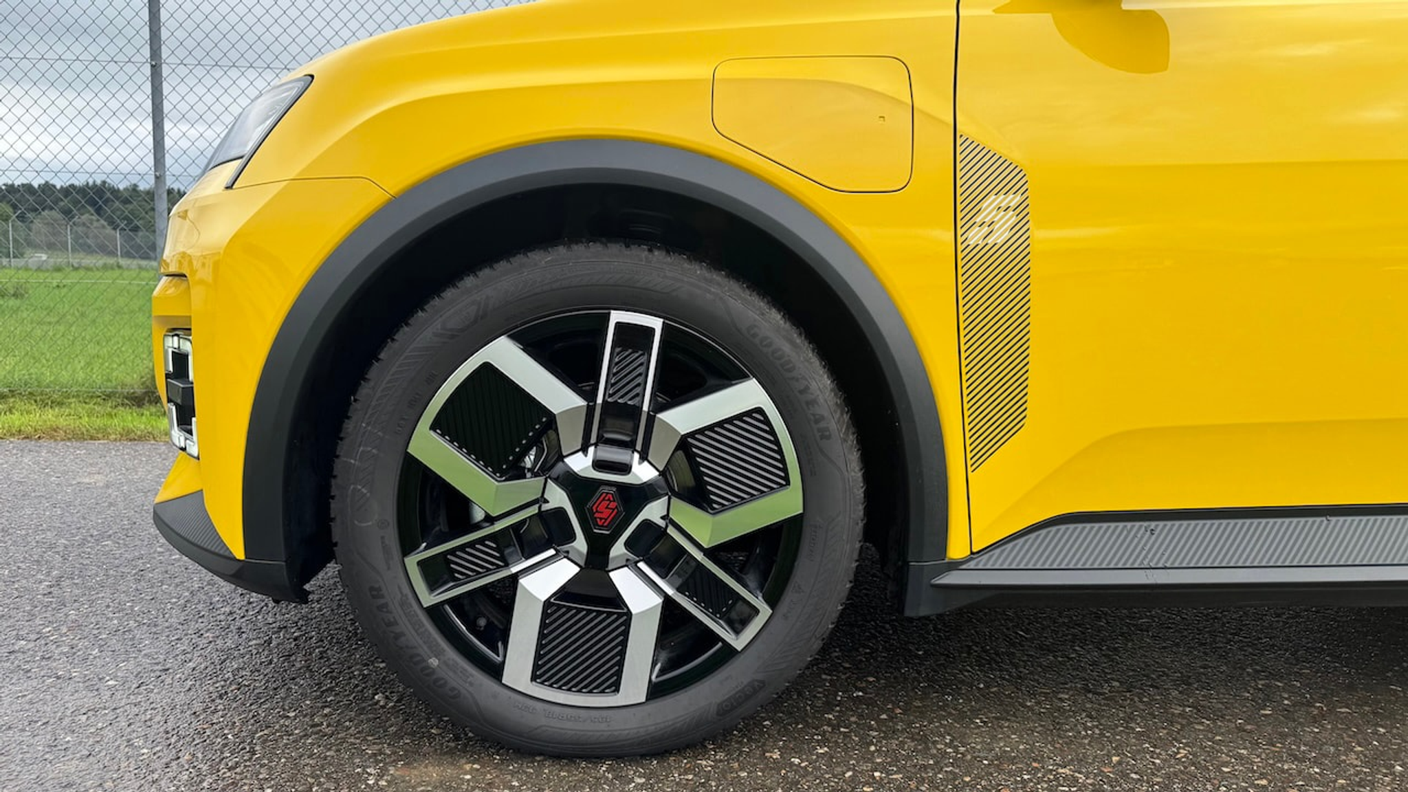 listing desktop thumbnail image 11