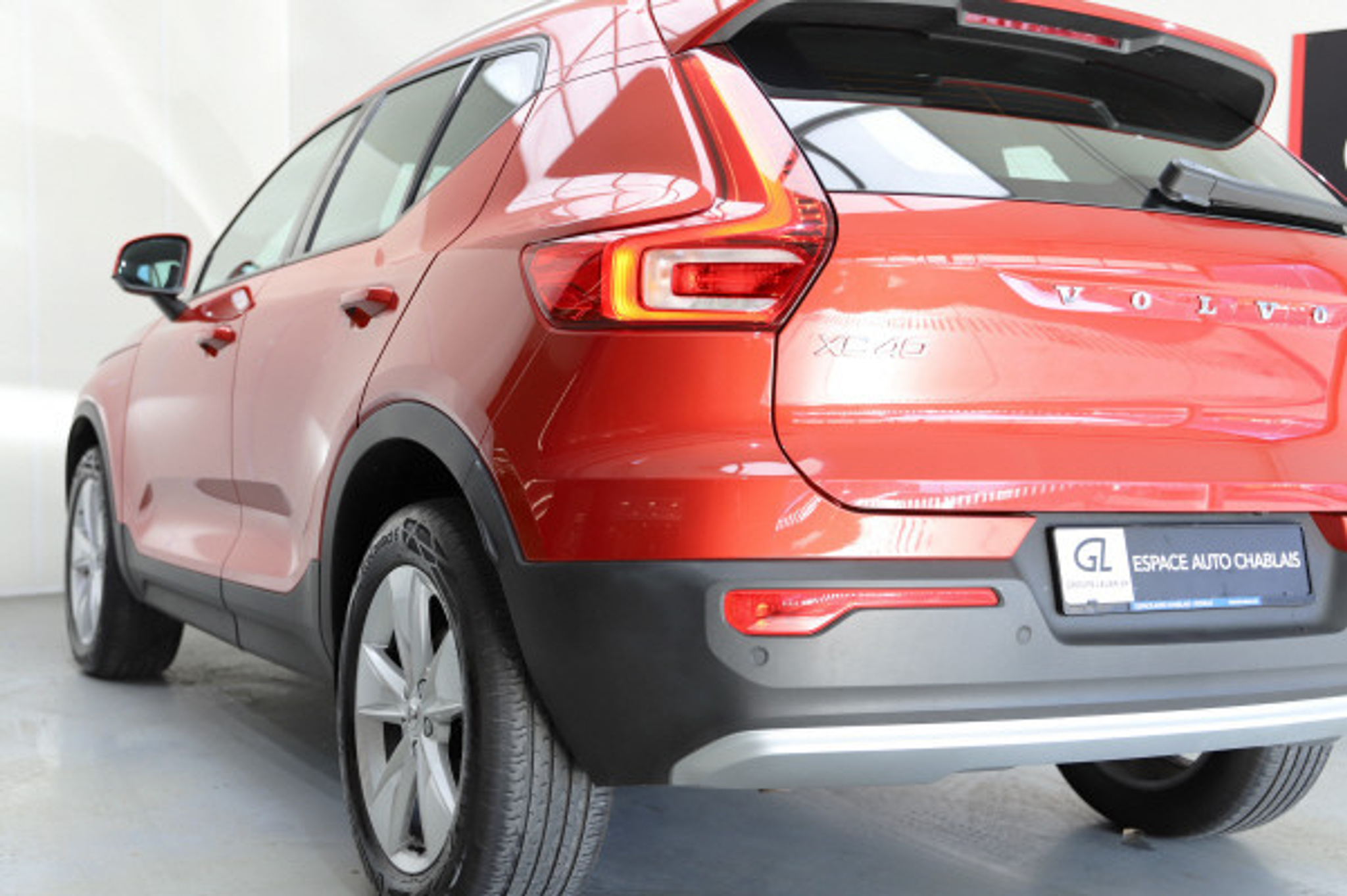 listing desktop thumbnail image 3