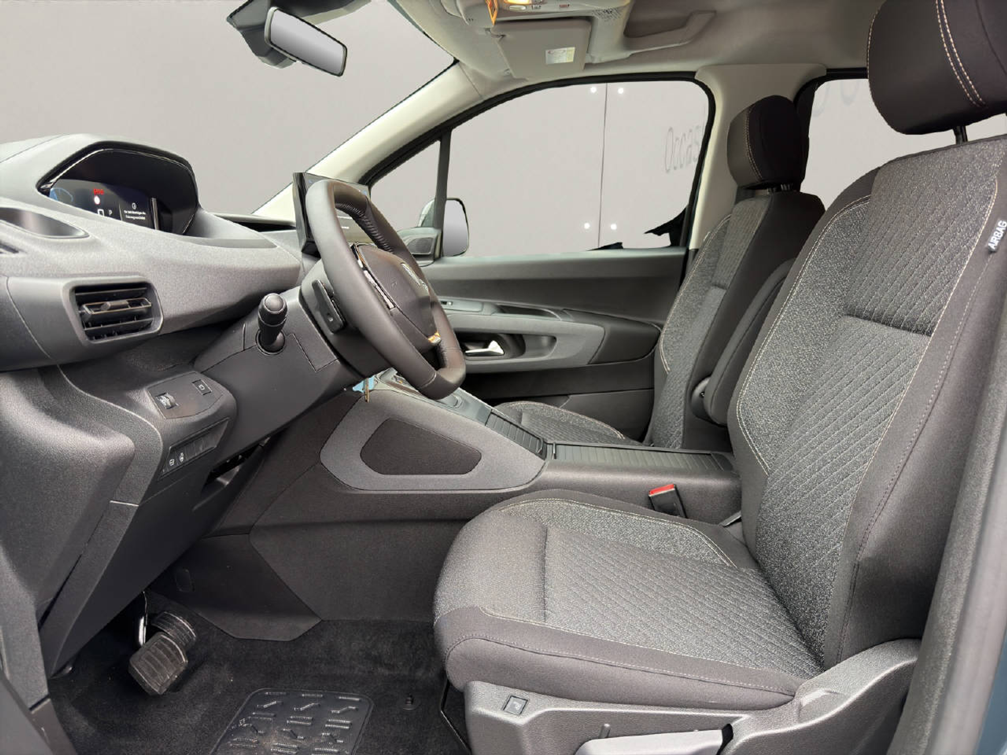 listing desktop thumbnail image 3