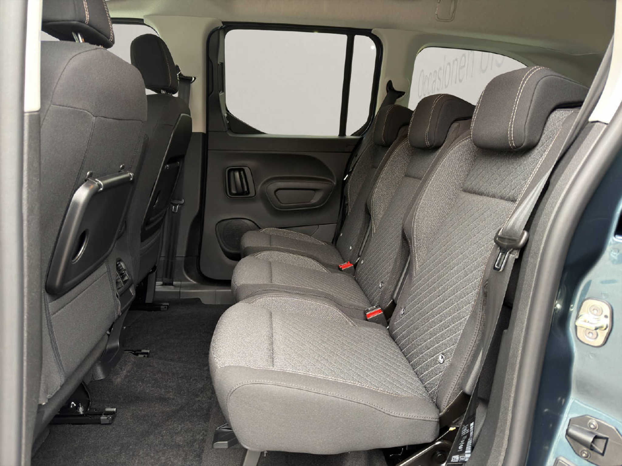 listing desktop thumbnail image 9